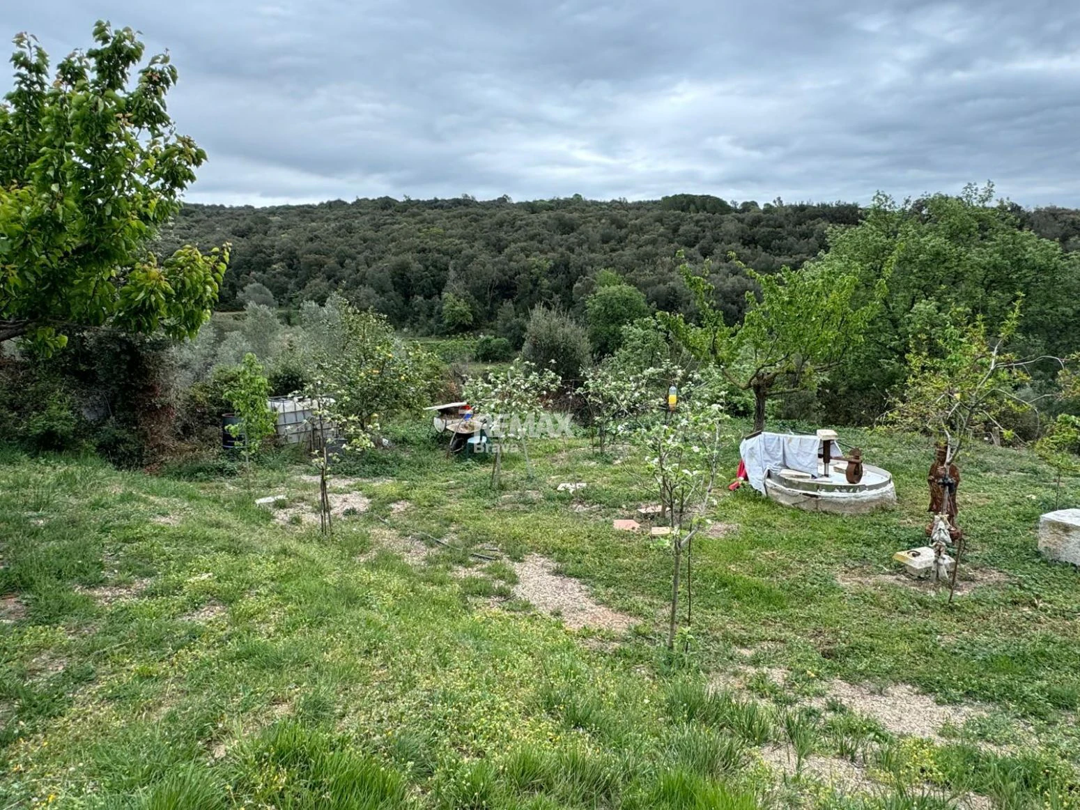 Masía en Sant Daniel (Girona) | 5 habitaciones, 3 baños y gran finca con múltiples posibilidades