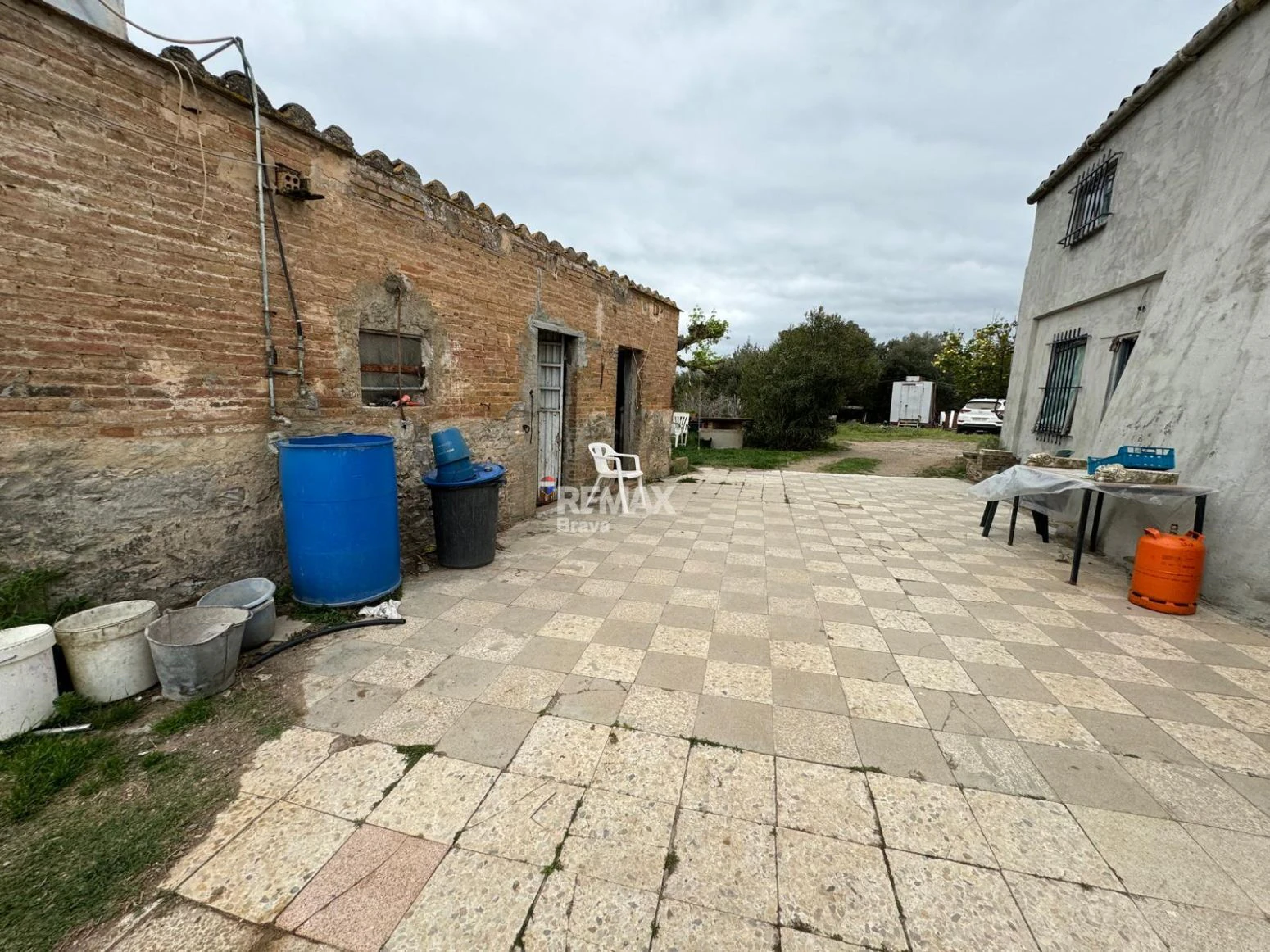 Masía en Sant Daniel (Girona) | 5 habitaciones, 3 baños y gran finca con múltiples posibilidades