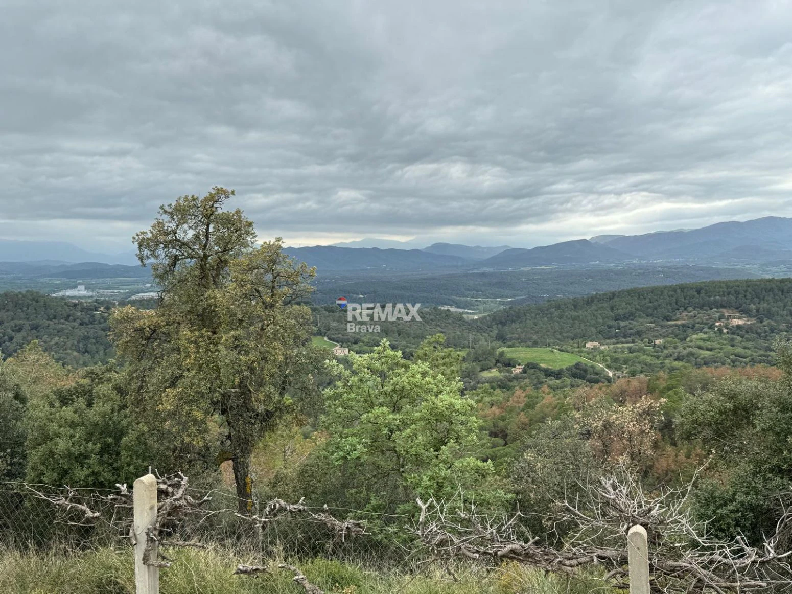 Masía en Sant Daniel (Girona) | 5 habitaciones, 3 baños y gran finca con múltiples posibilidades