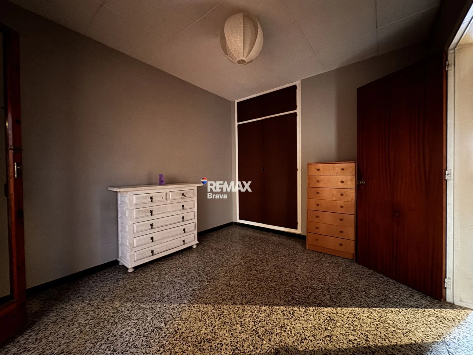 Apartamento con gran terraza y vistas al mar en pleno centro de Roses