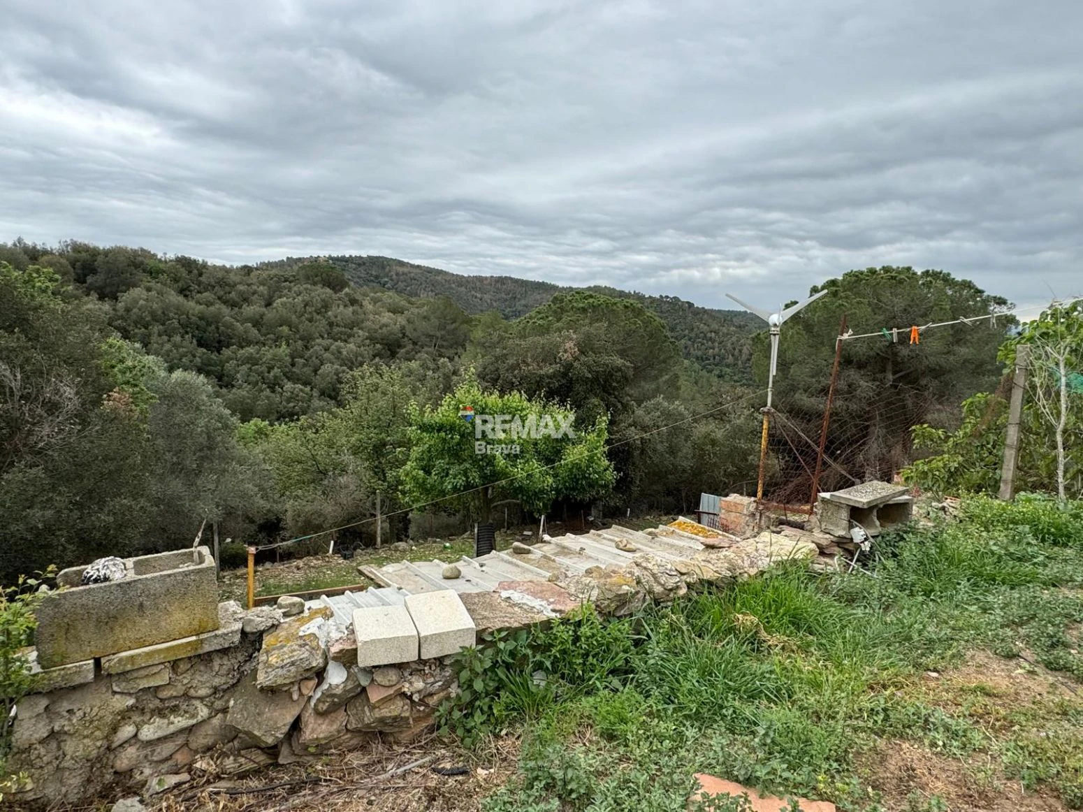 Masía en Sant Daniel (Girona) | 5 habitaciones, 3 baños y gran finca con múltiples posibilidades
