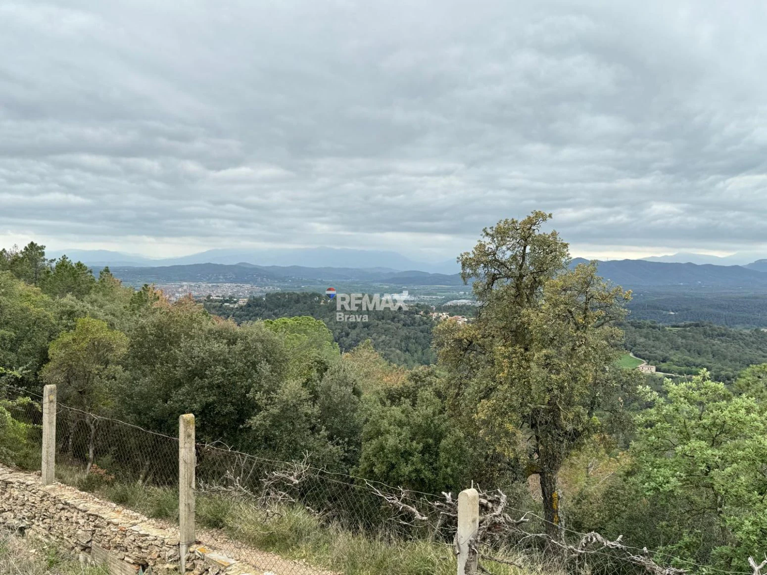 Masía en Sant Daniel (Girona) | 5 habitaciones, 3 baños y gran finca con múltiples posibilidades