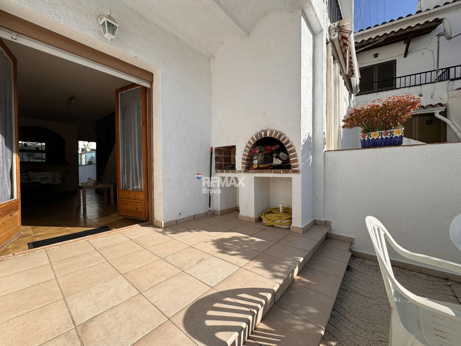 Empuriabrava – Sector Flamicell | Encantadora casa adosada con piscina y gran terraza solárium