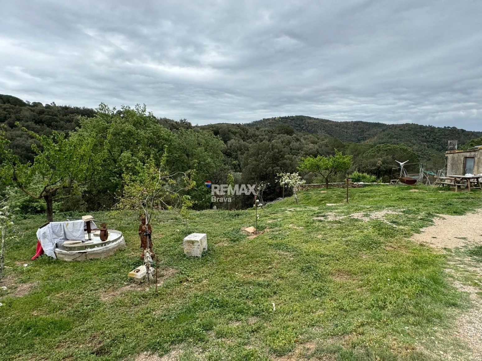 Masía en Sant Daniel (Girona) | 5 habitaciones, 3 baños y gran finca con múltiples posibilidades