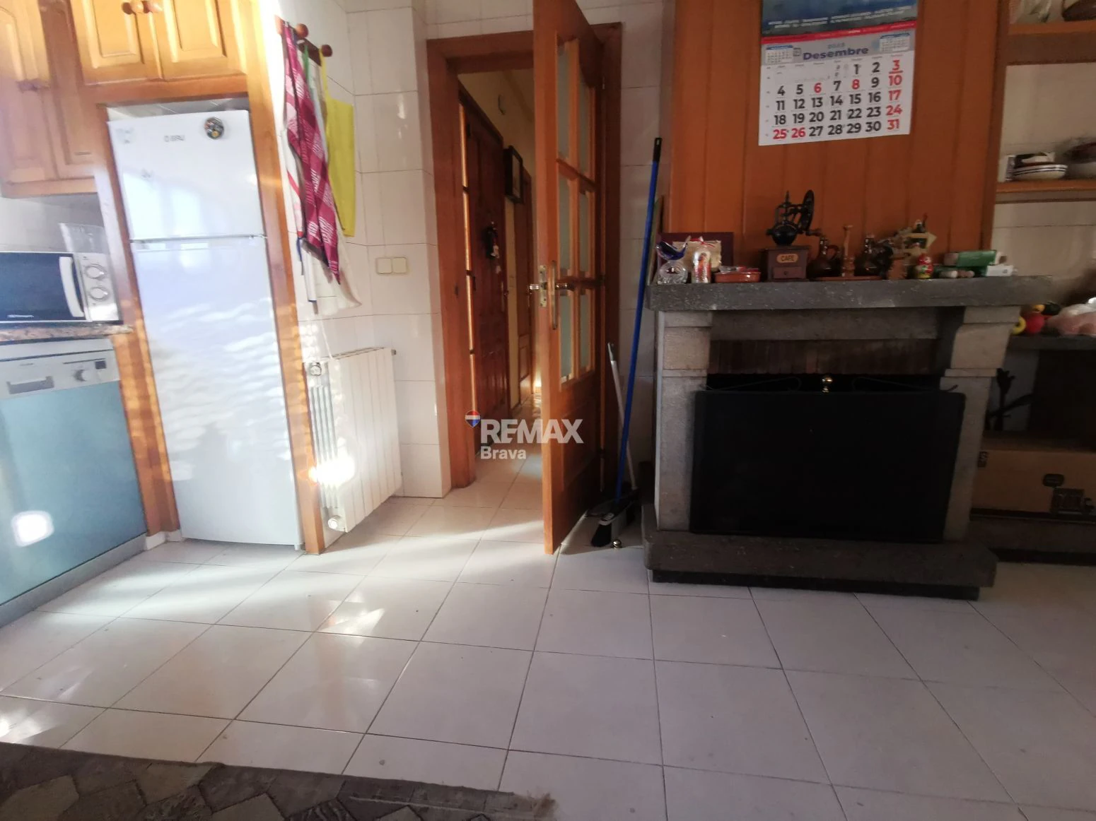 Villa con amplios espacios, jardín privado y buena ubicación en Girona