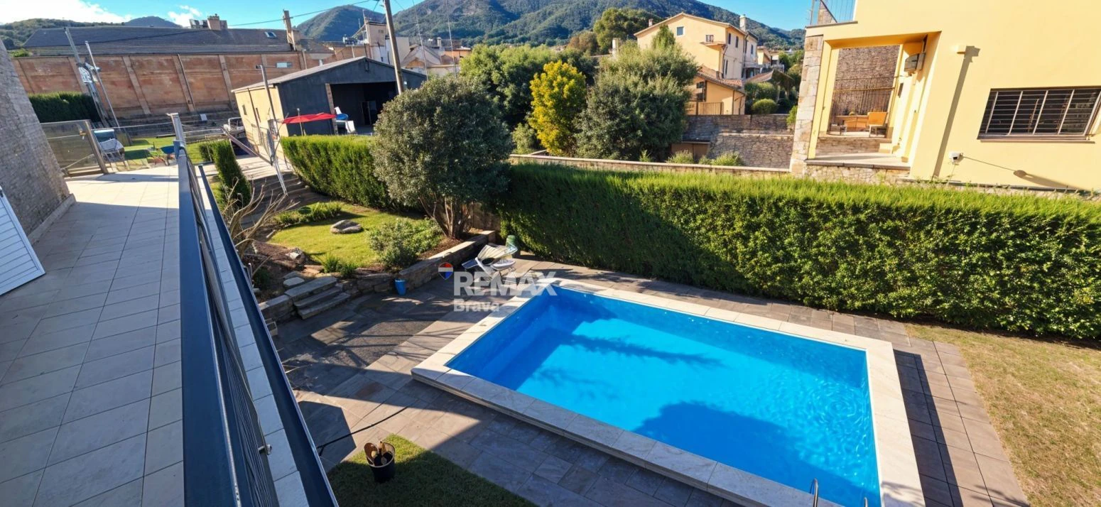 Casa con piscina y espacio independiente en Celrà