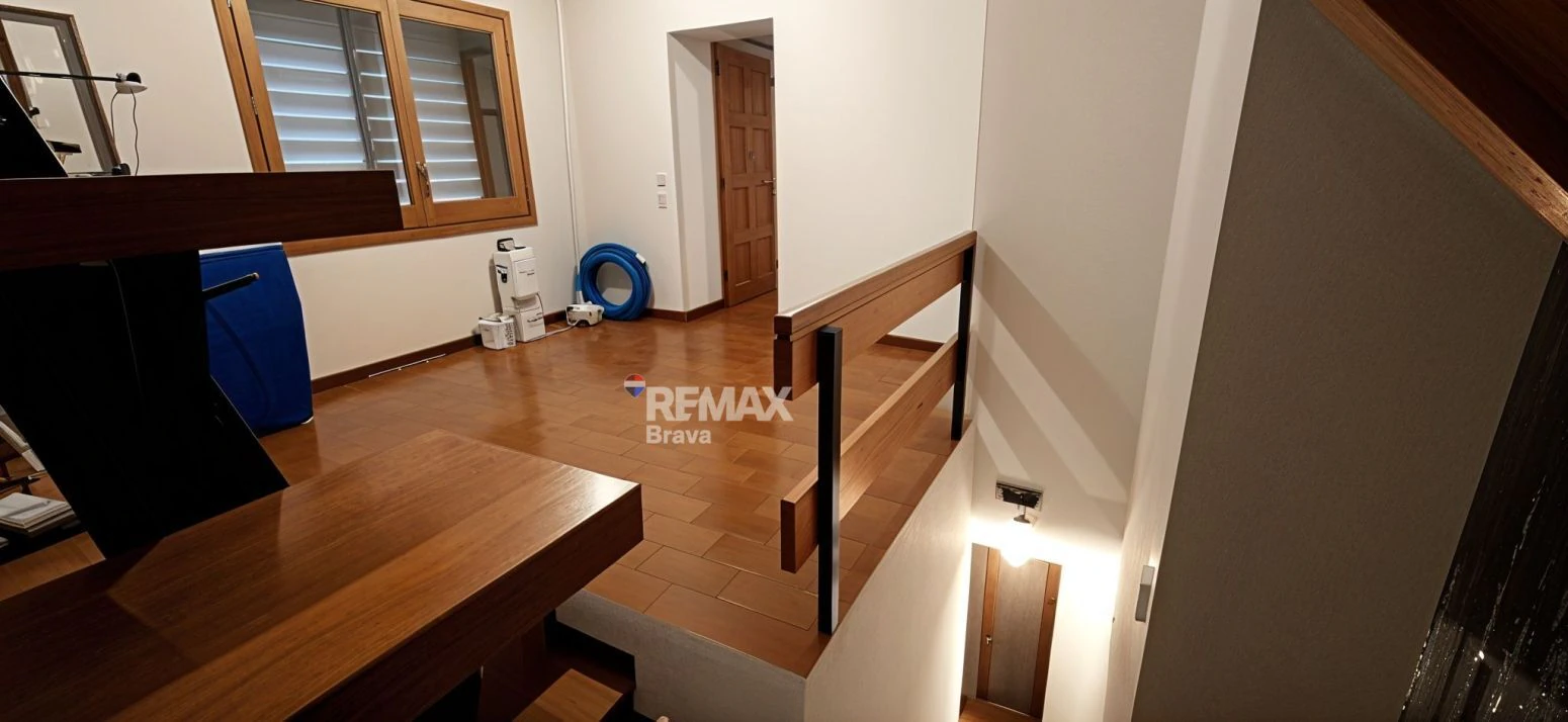 Casa con piscina y espacio independiente en Celrà