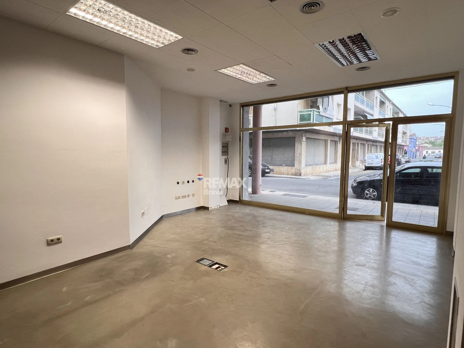 Local comercial de 200 m² con excelente visibilidad en La Bisbal d’Empordà