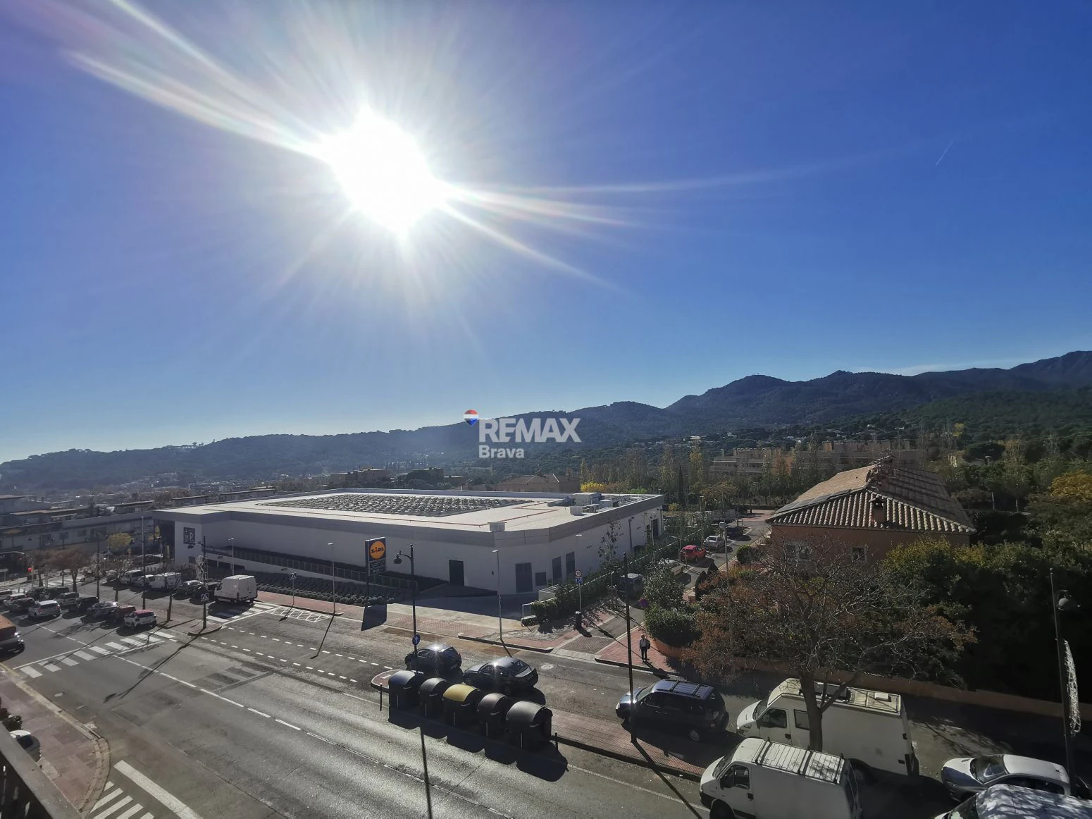 Edificio con terrazas, local comercial y posibilidad de ampliación en Sant Feliu de Guíxols