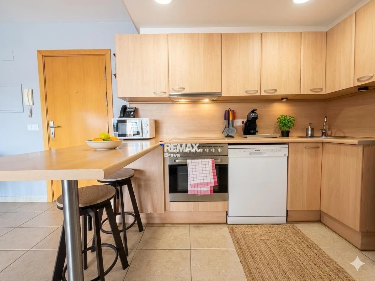 Exclusivo ático con solárium en Empuriabrava, luminosidad, confort y vistas despejadas en el sector Alberes