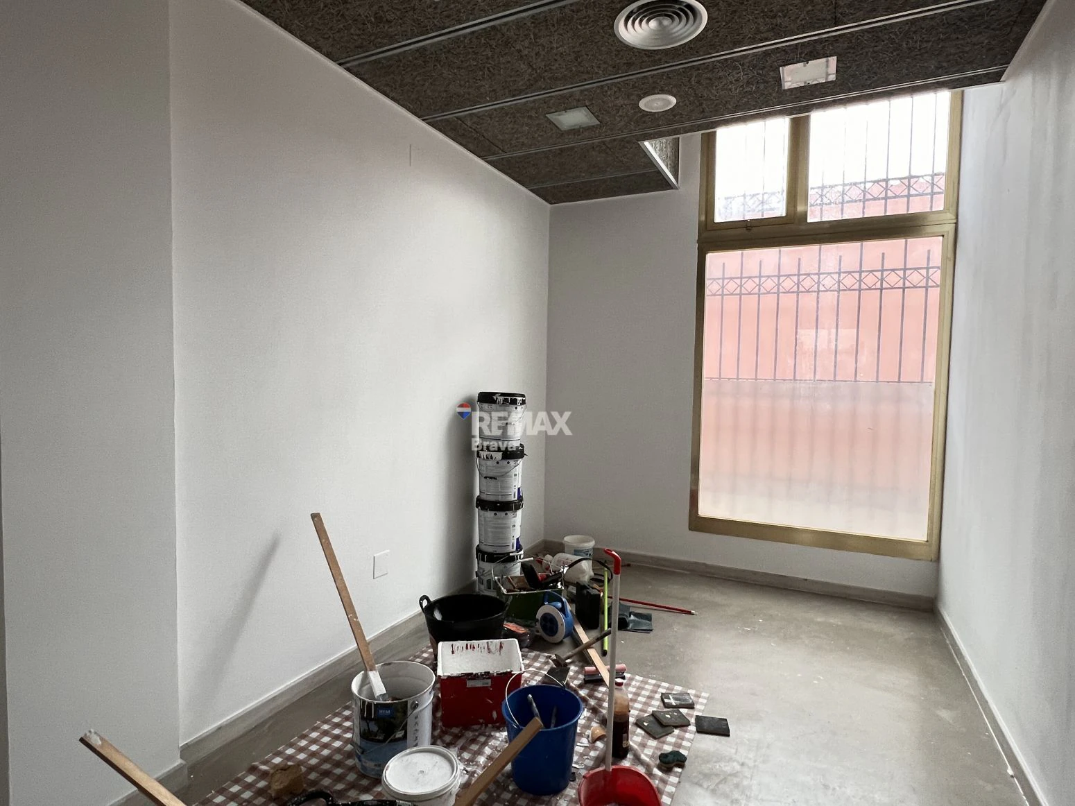 Local comercial de 200 m² con excelente visibilidad en La Bisbal d’Empordà