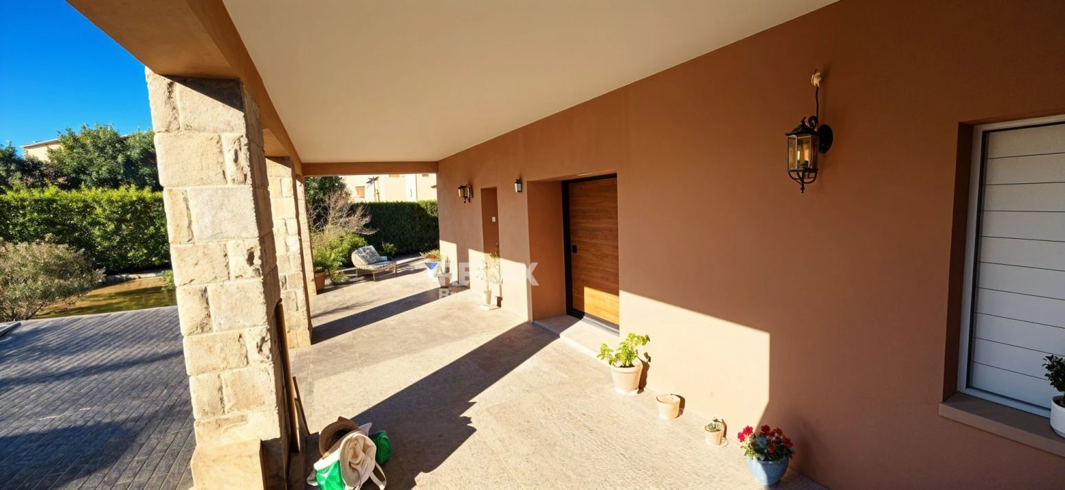 Casa con piscina y espacio independiente en Celrà