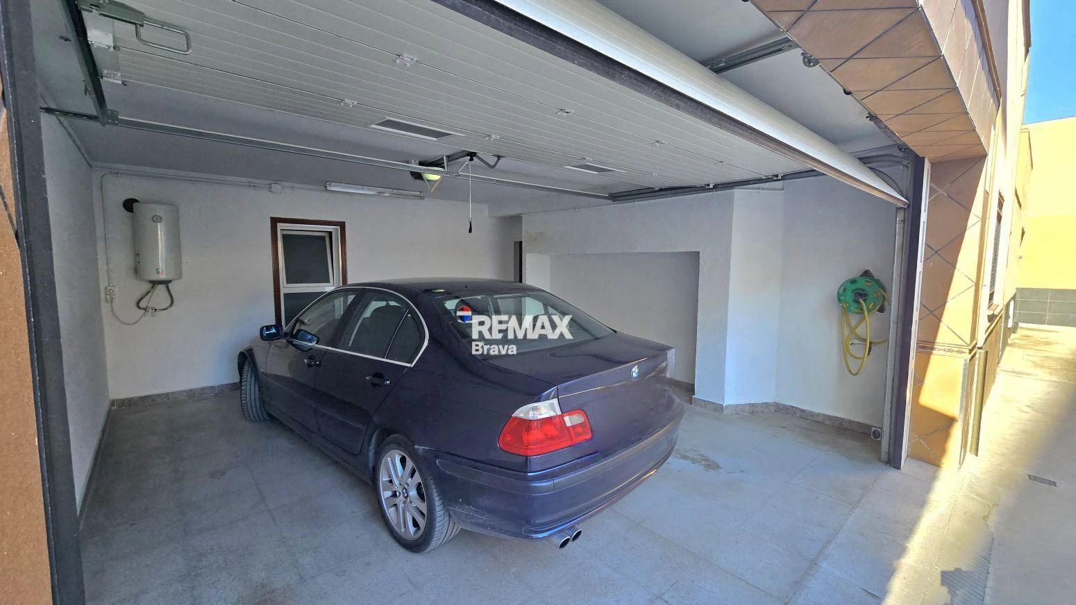 Amplia vivienda con piscina, ascensor y garaje cerca de la playa en Pineda de Mar