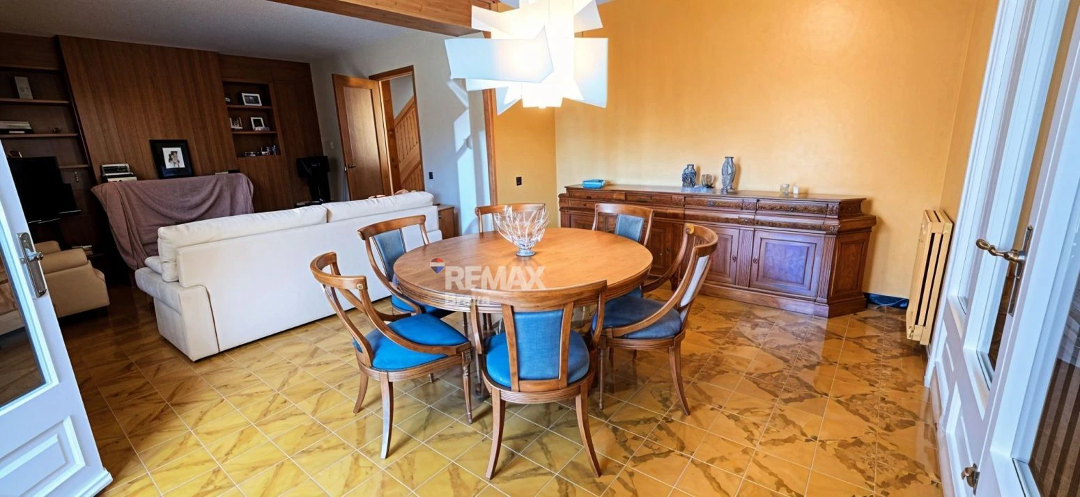 Casa con piscina y espacio independiente en Celrà