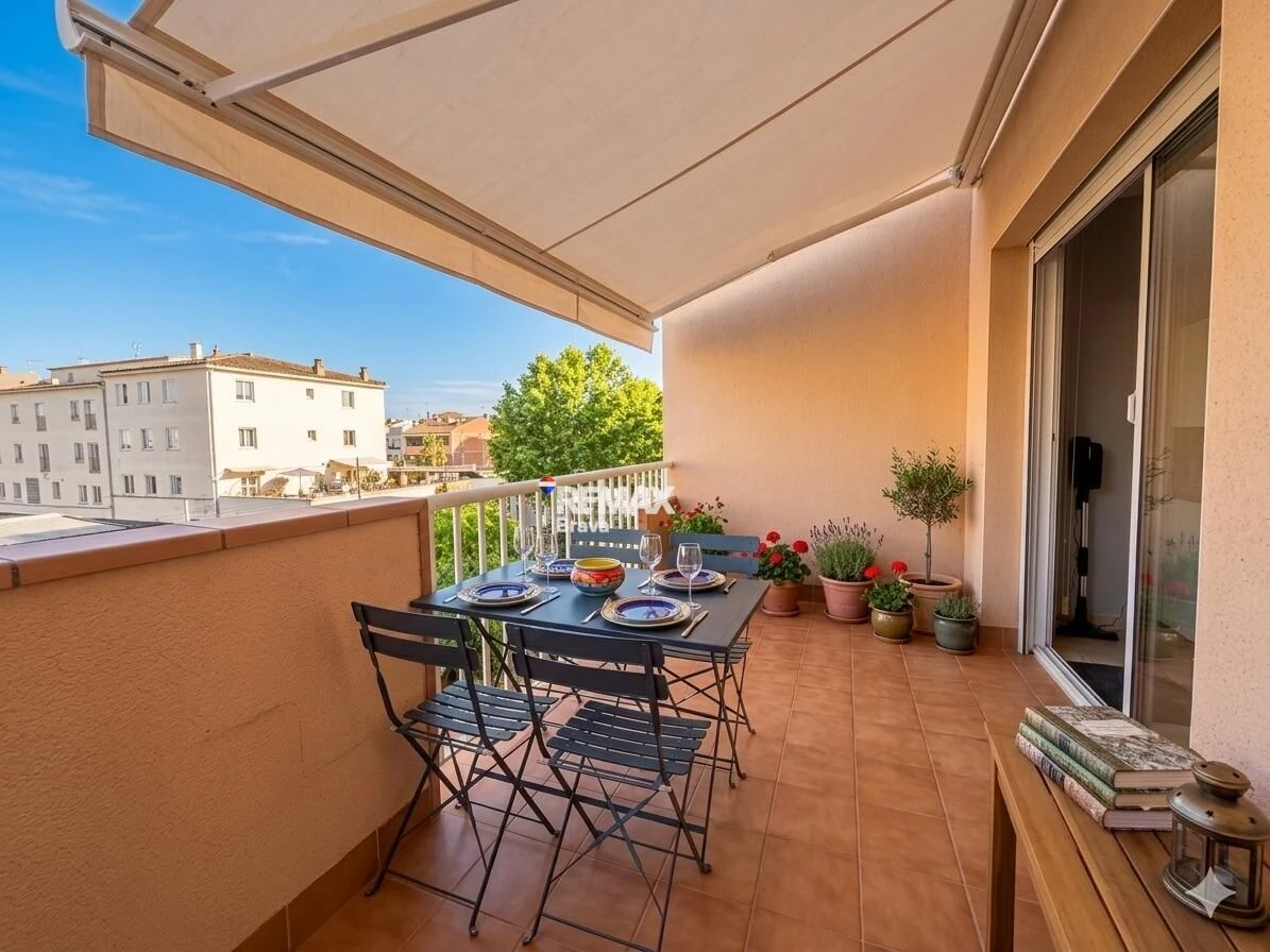 Exclusivo ático con solárium en Empuriabrava, luminosidad, confort y vistas despejadas en el sector Alberes