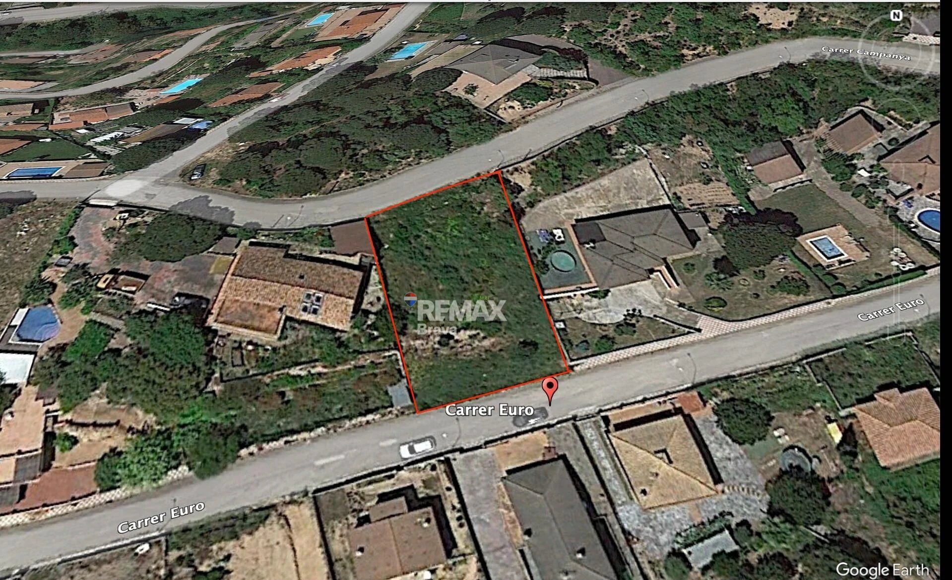 Parcela urbanizable con doble acceso y vistas despejadas en Lloret de Mar - Remax Brava