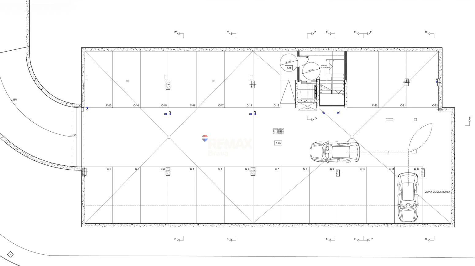 Roses, Santa Margarita · Plaza de parking en venta en edificio moderno - · RE/MAX Brava