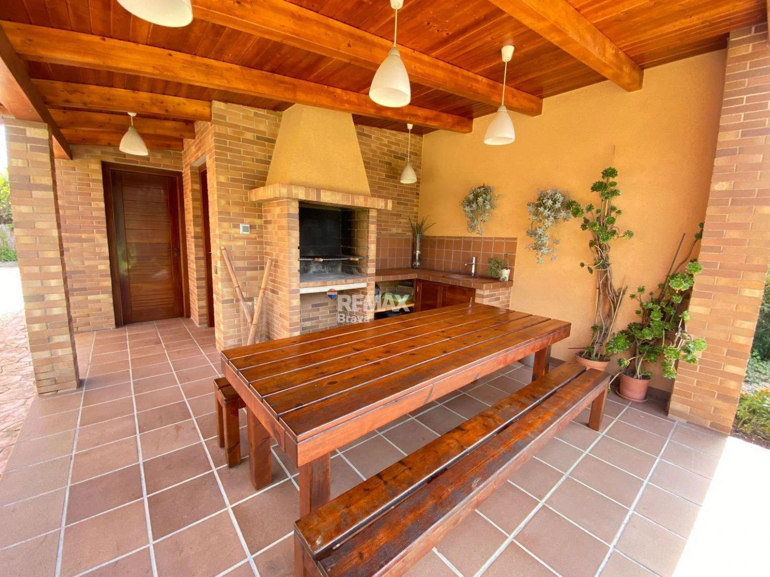 Caldes de Malavella – Llac del Cignes | Espectacular Villa con Piscina y Jardín Privado