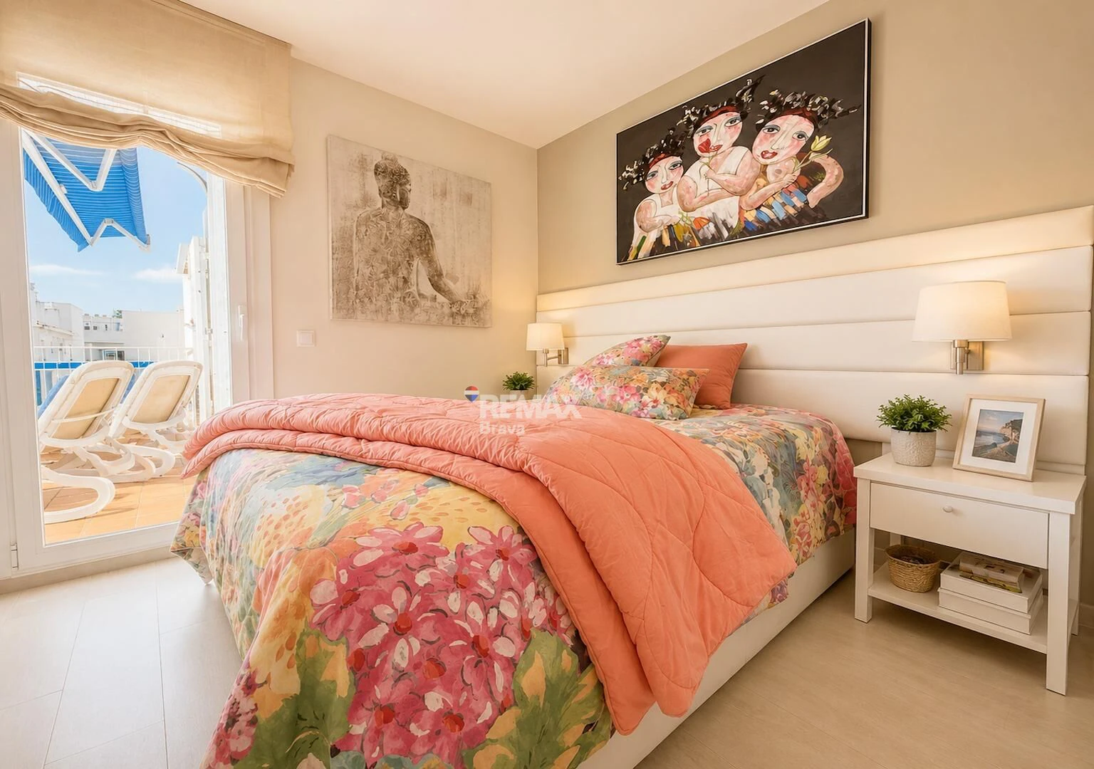 Ático de excepción en primera línea de mar en Roses – Acceso directo a la playa