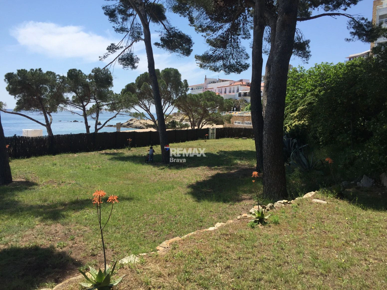 Platja d’Aro | Exclusiva Parcela con Masía Frente al Mar en Platja d’Aro
