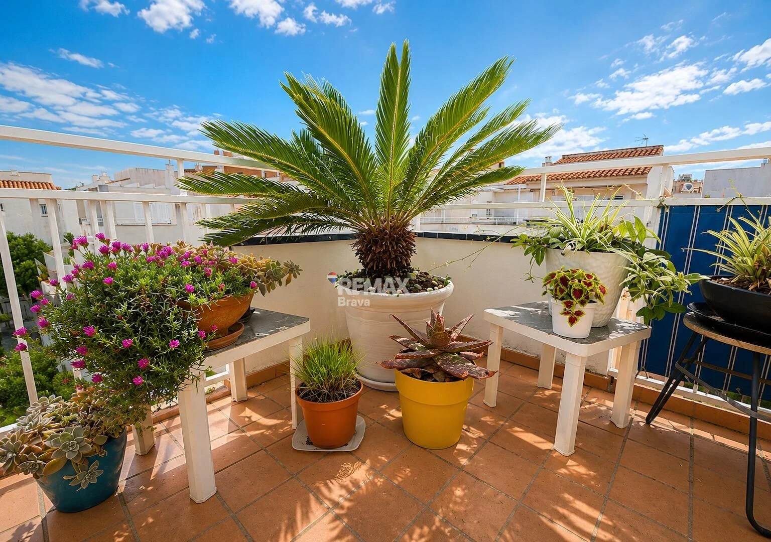 Ático de excepción en primera línea de mar en Roses – Acceso directo a la playa