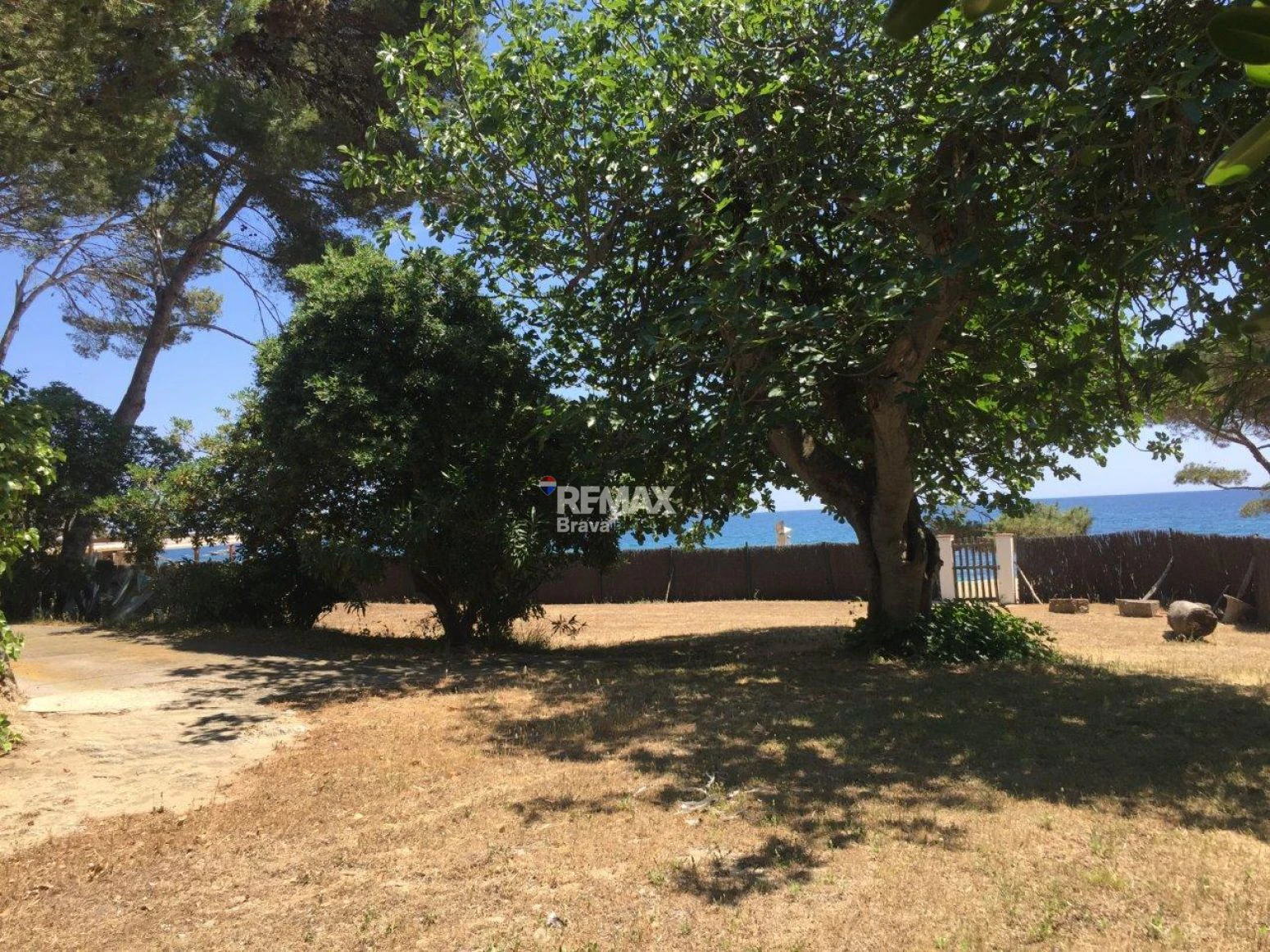 Platja d’Aro | Exclusiva Parcela con Masía Frente al Mar en Platja d’Aro