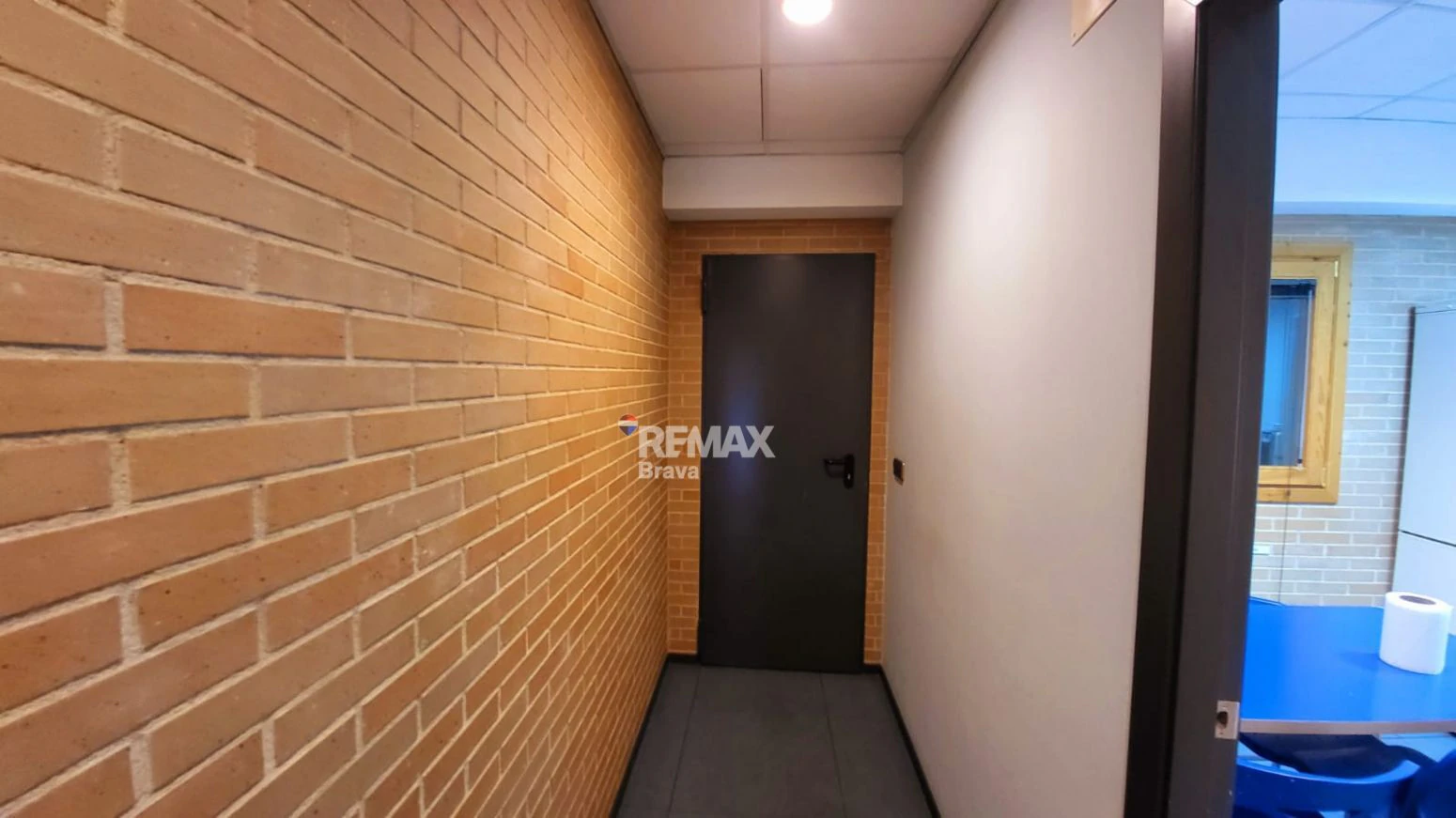 Llagostera · Nave industrial de 828 m² con oficinas y excelente conexión a AP-7