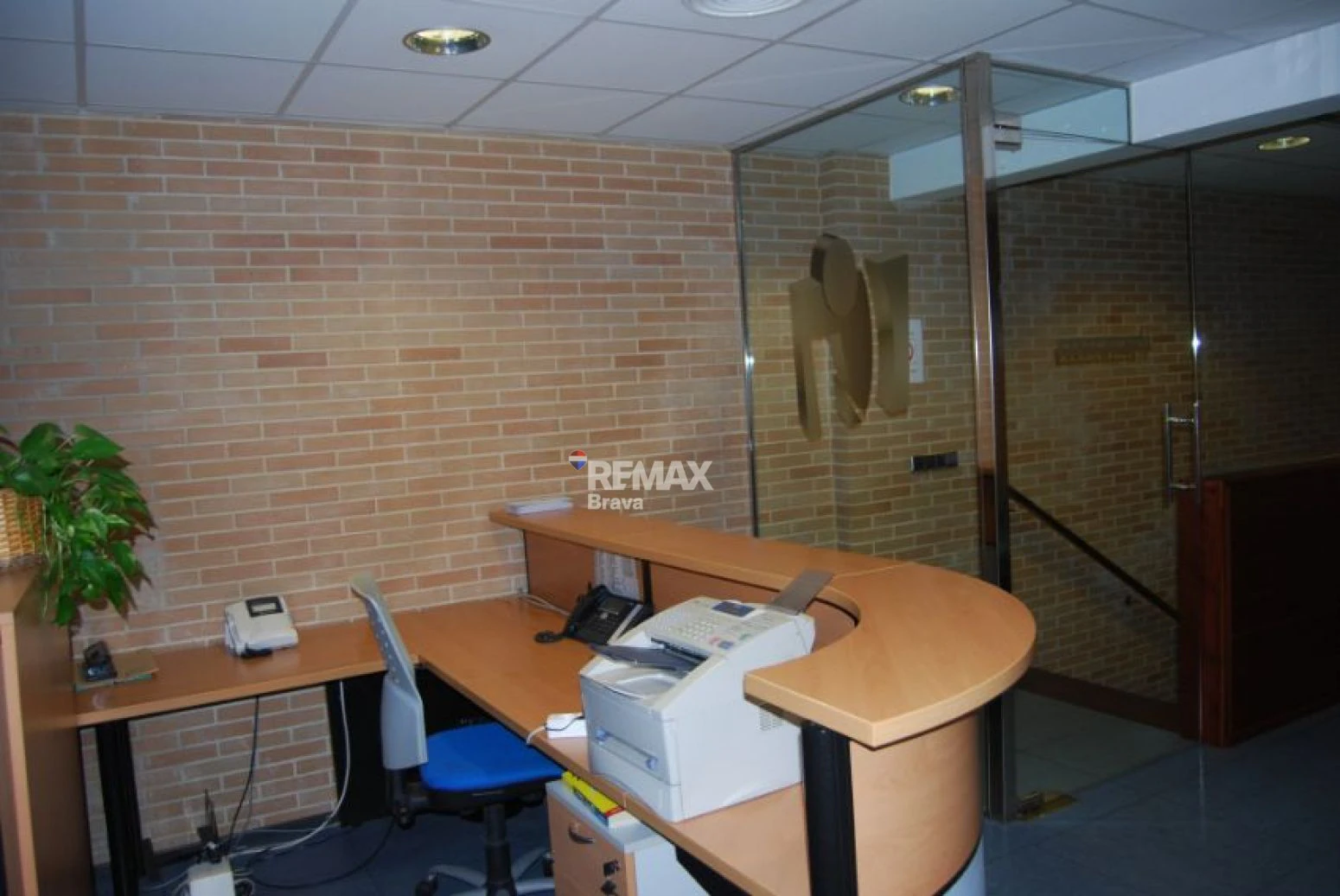 Llagostera · Nave industrial de 828 m² con oficinas y excelente conexión a AP-7