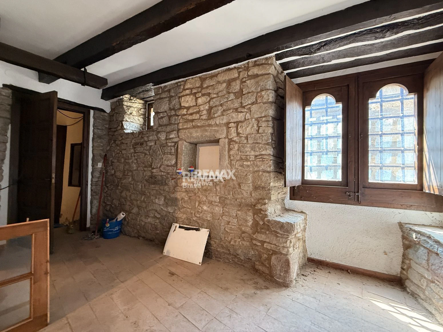 Auténtica casa con encanto y gran potencial en el mágico pueblo de Rupit
