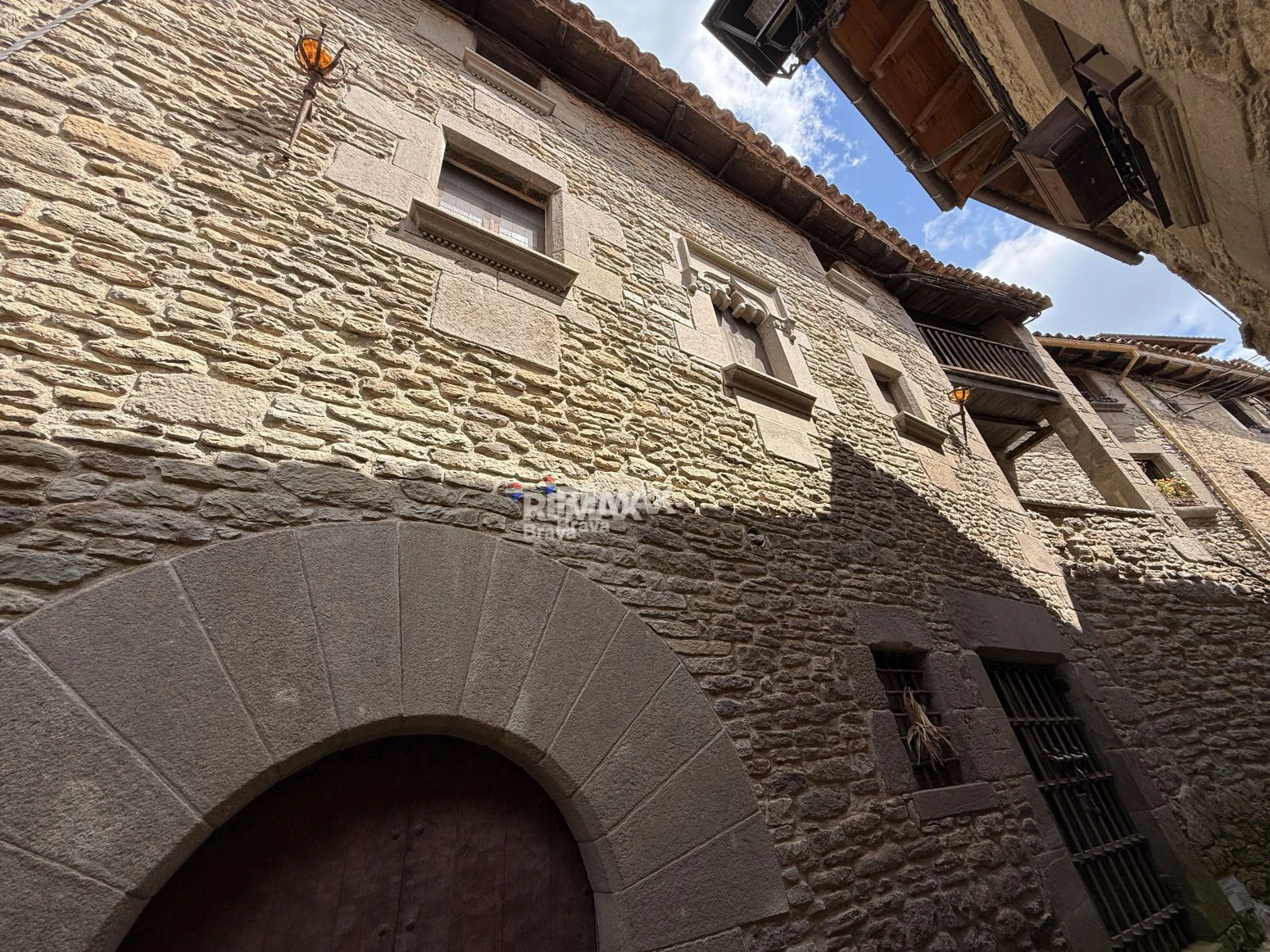 Auténtica casa con encanto y gran potencial en el mágico pueblo de Rupit