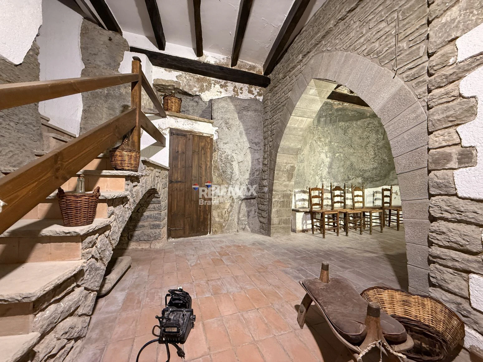 Auténtica casa con encanto y gran potencial en el mágico pueblo de Rupit