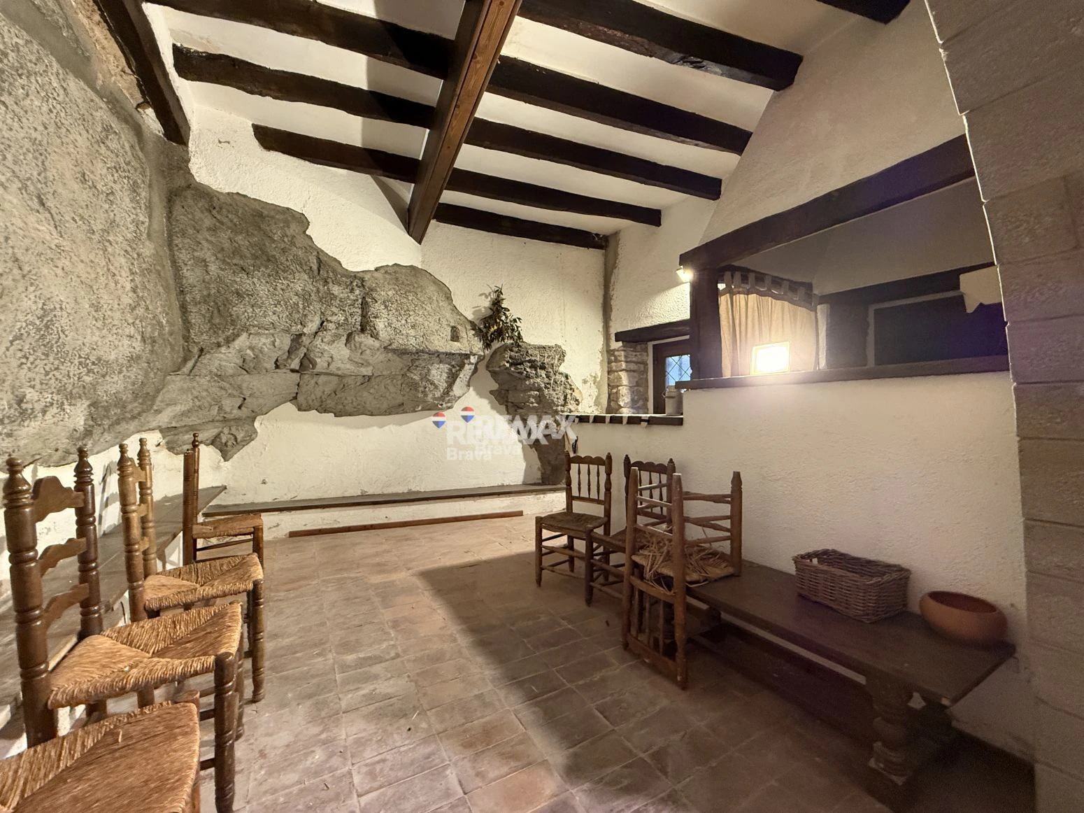 Auténtica casa con encanto y gran potencial en el mágico pueblo de Rupit