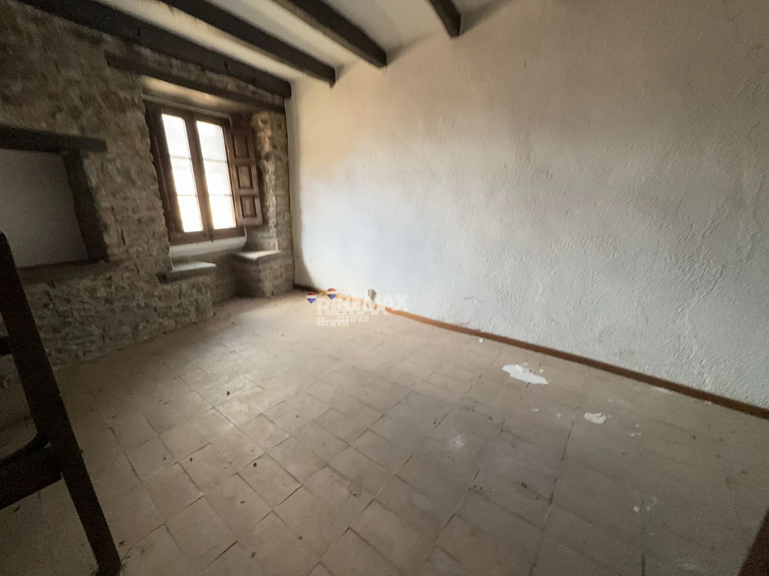 Auténtica casa con encanto y gran potencial en el mágico pueblo de Rupit