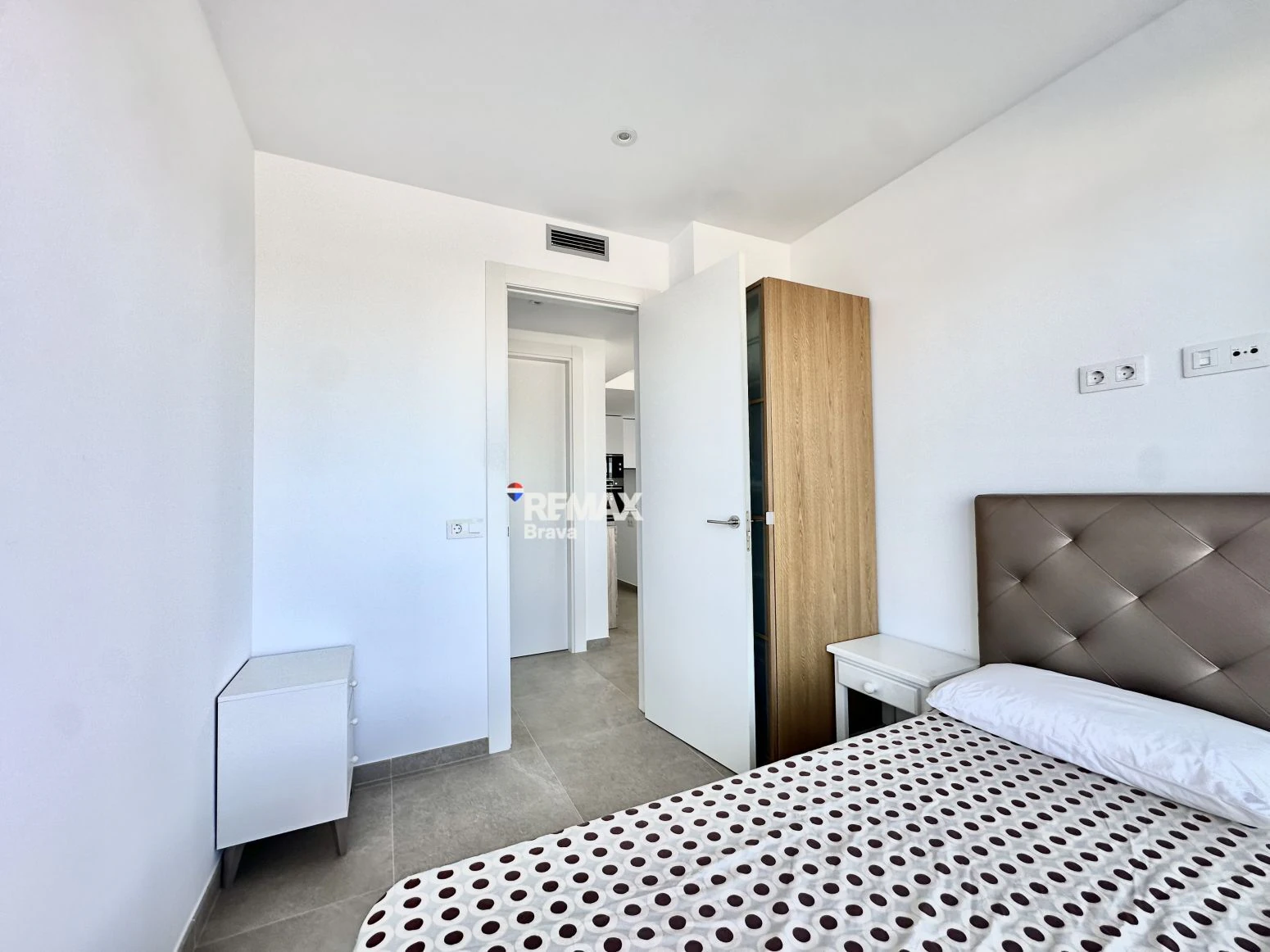 Roses, Santa Margarita | Moderno apartamento a estrenar en la Costa Brava