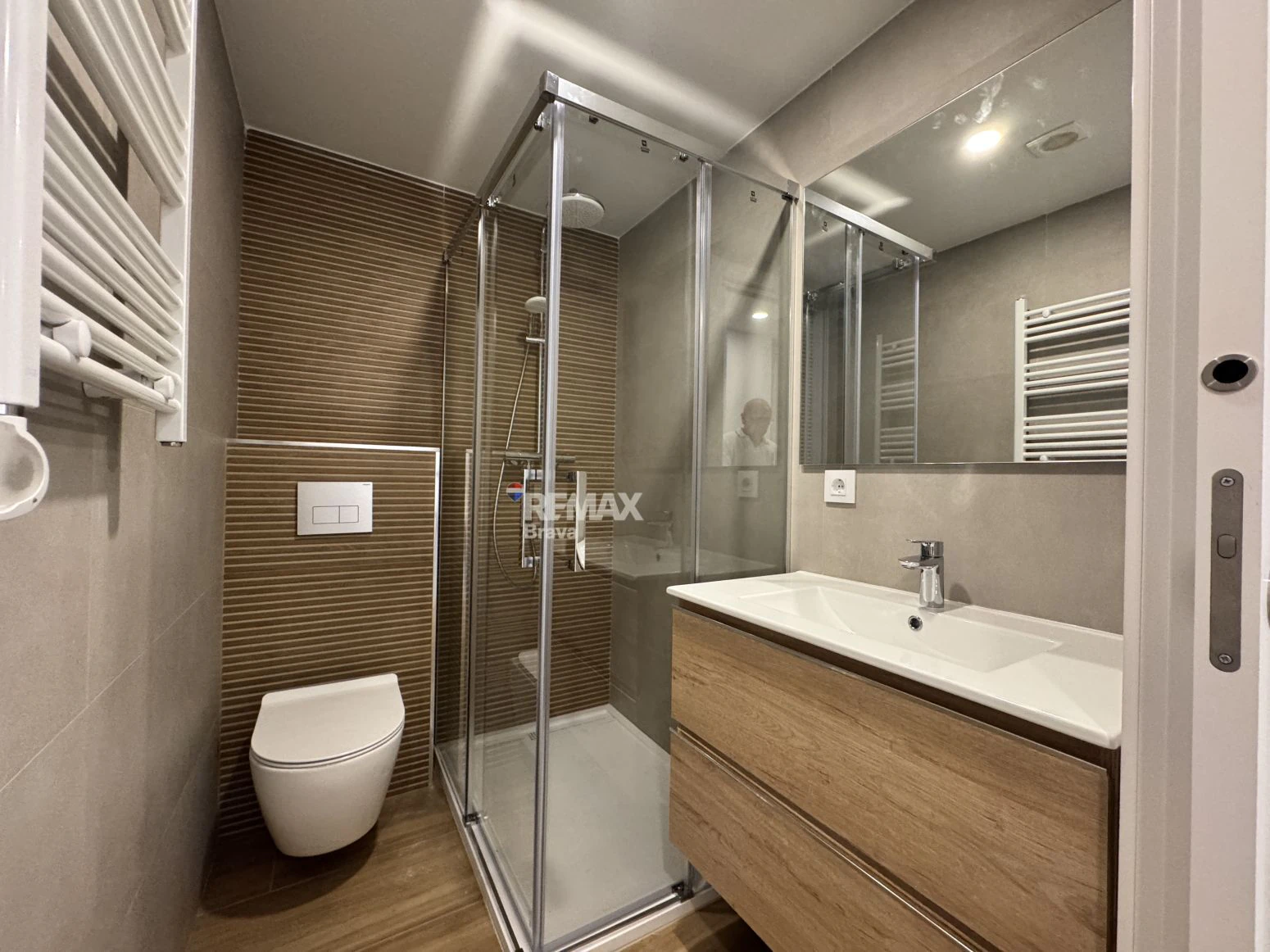 Roses, centro | Magnífico piso con terraza, piscina y parking