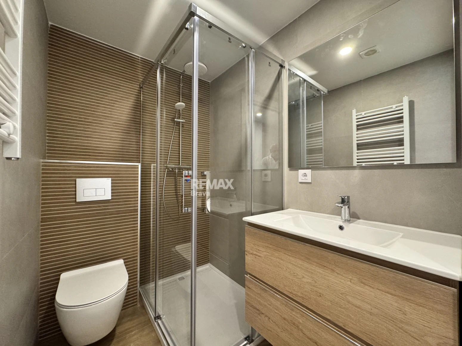 Roses, centro | Magnífico piso con terraza, piscina y parking