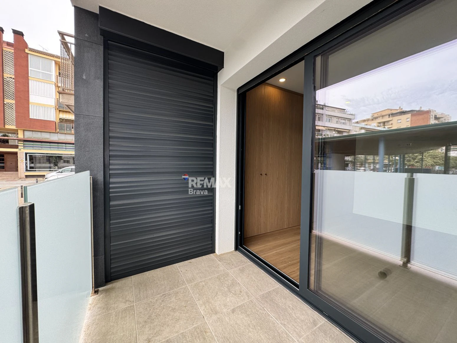 Roses, centro | Magnífico piso con terraza, piscina y parking