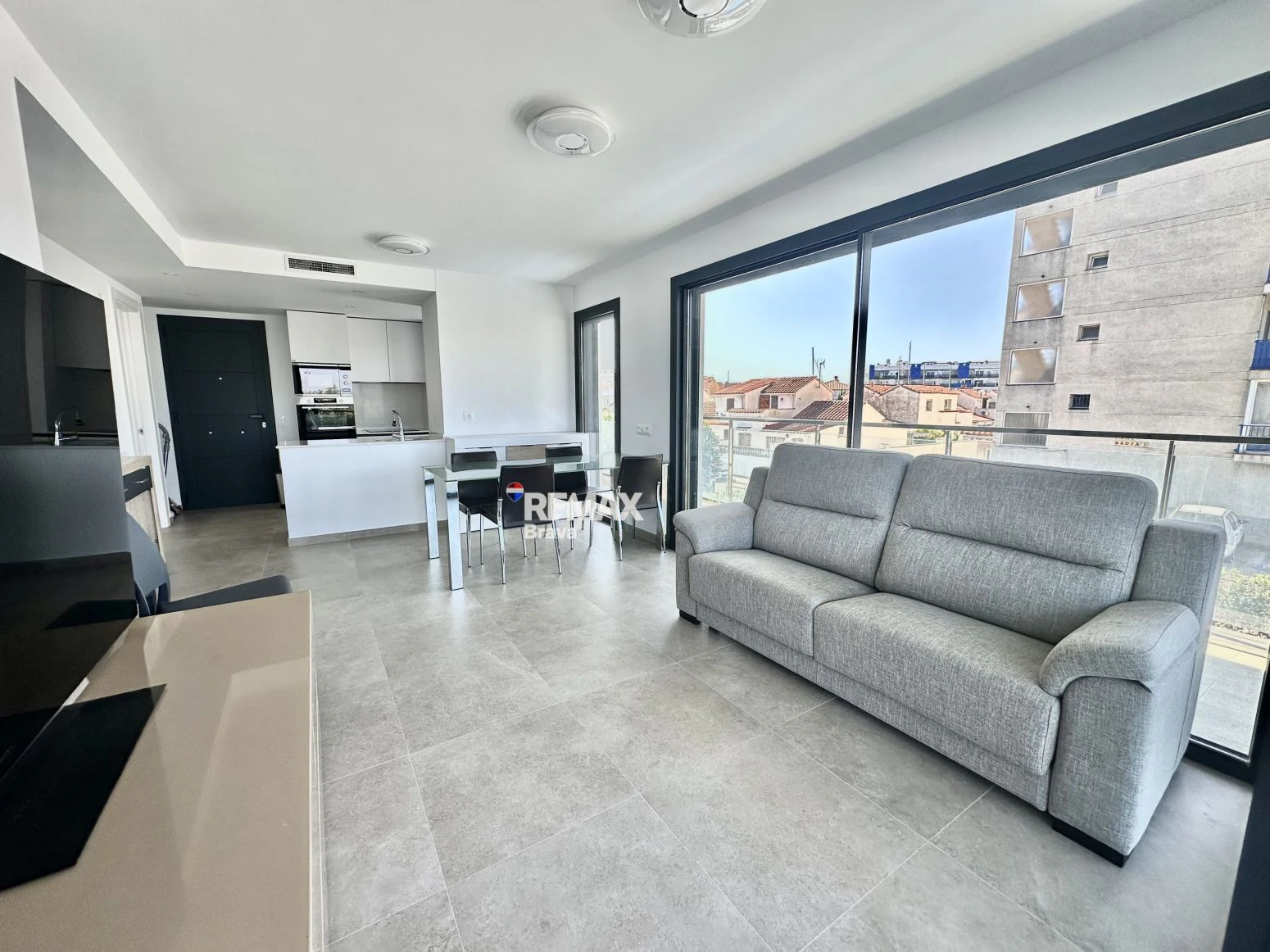 Roses, Santa Margarita | Moderno apartamento a estrenar en la Costa Brava