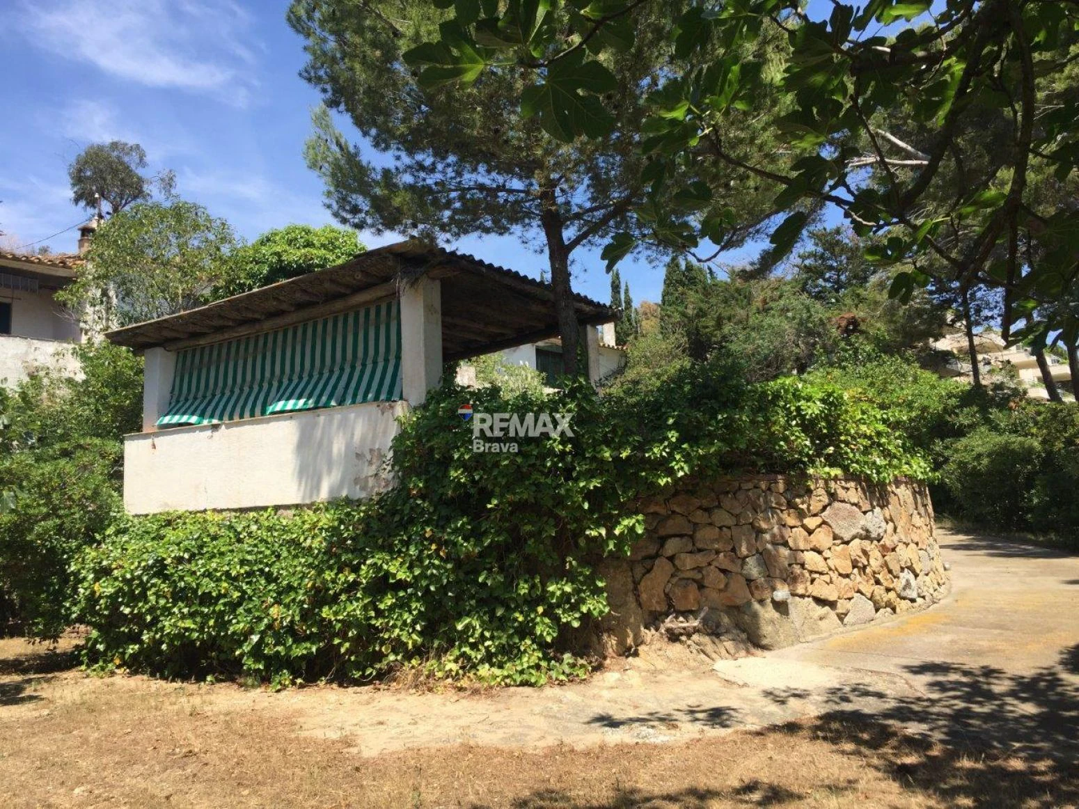 Platja d’Aro | Exclusiva Parcela con Masía Frente al Mar en Platja d’Aro