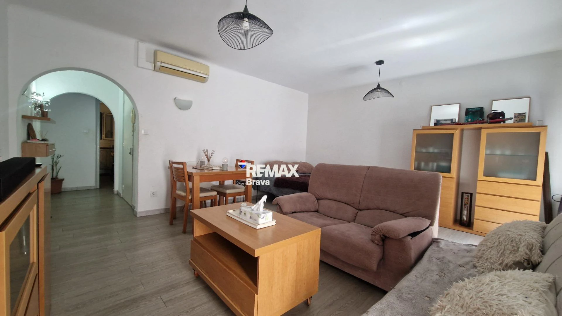 Roses | Edificio con local comercial y 3 viviendas en pleno centro peatonal
