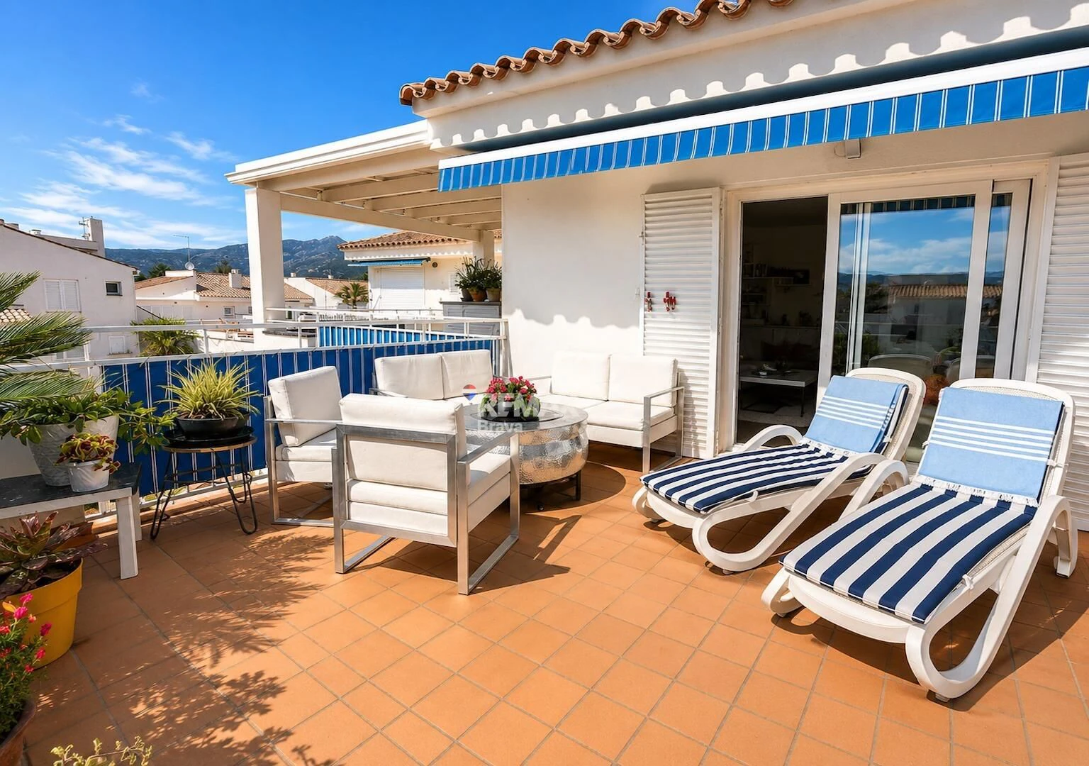 *** Außergewöhnliches Penthouse direkt am Strand in Roses – Direkter Strandzugang ***
