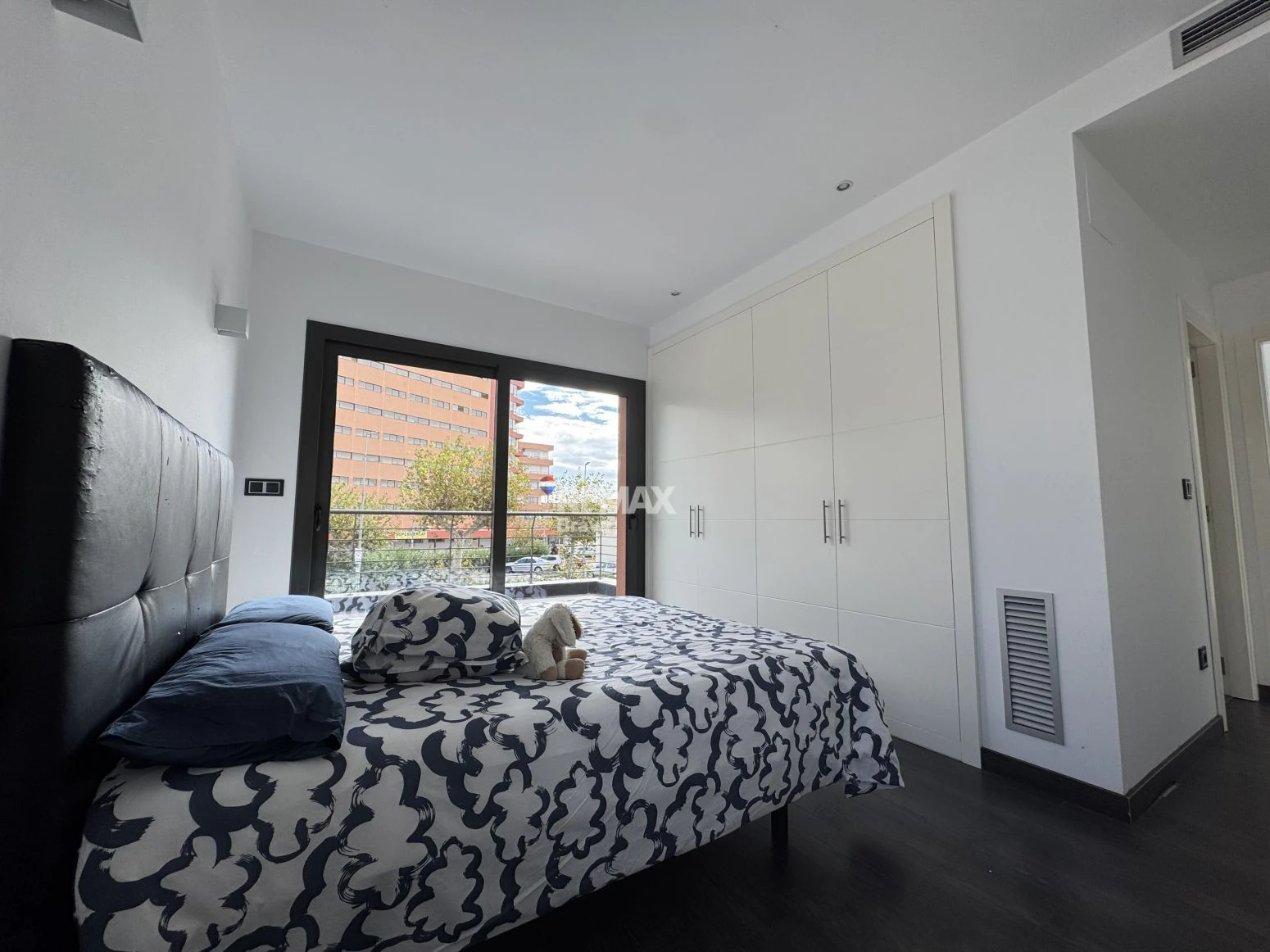 Roses – Santa Margarida | Exclusiva Casa Canal con 20 Metros de Amarre Privado