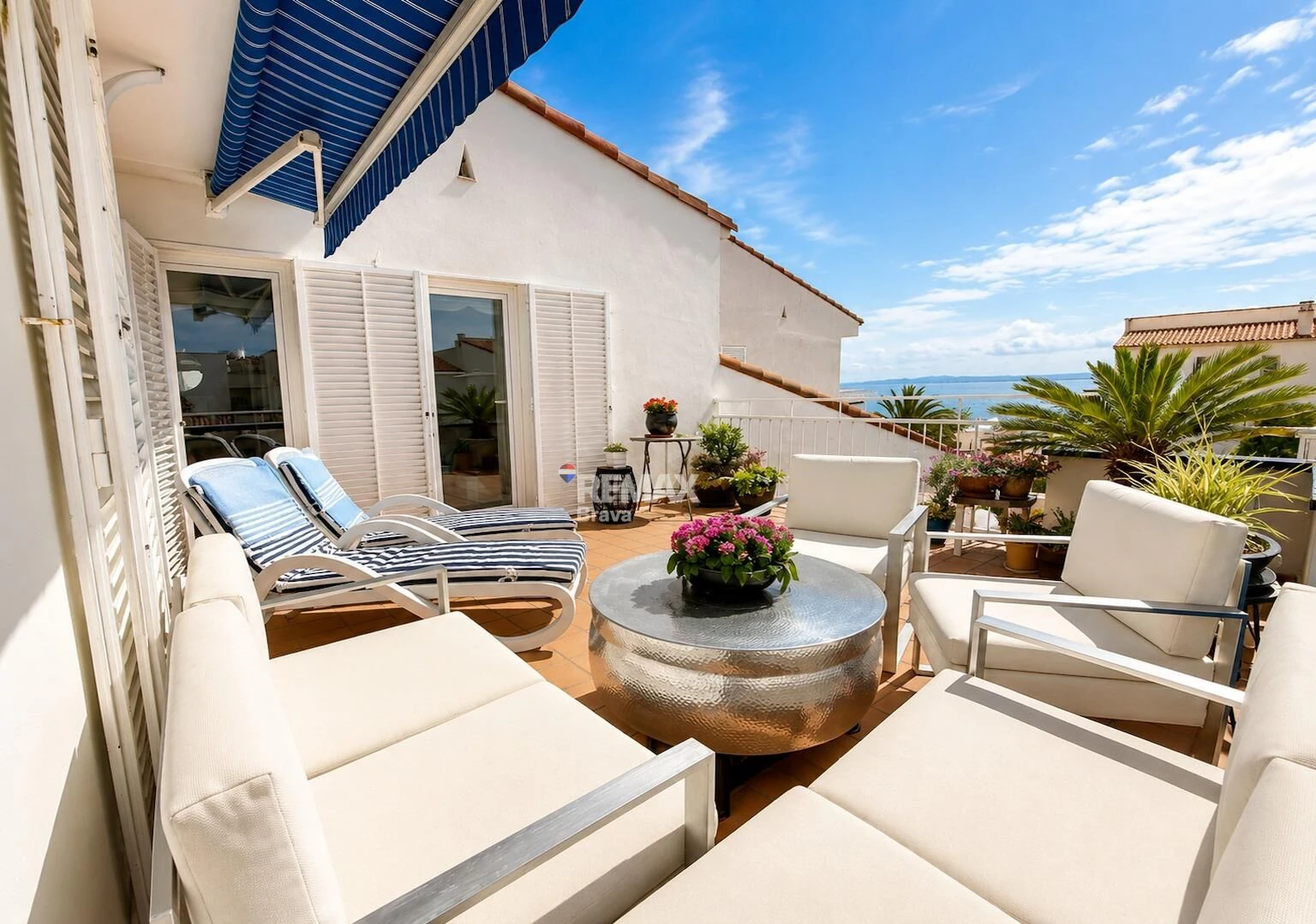 *** Außergewöhnliches Penthouse direkt am Strand in Roses – Direkter Strandzugang ***