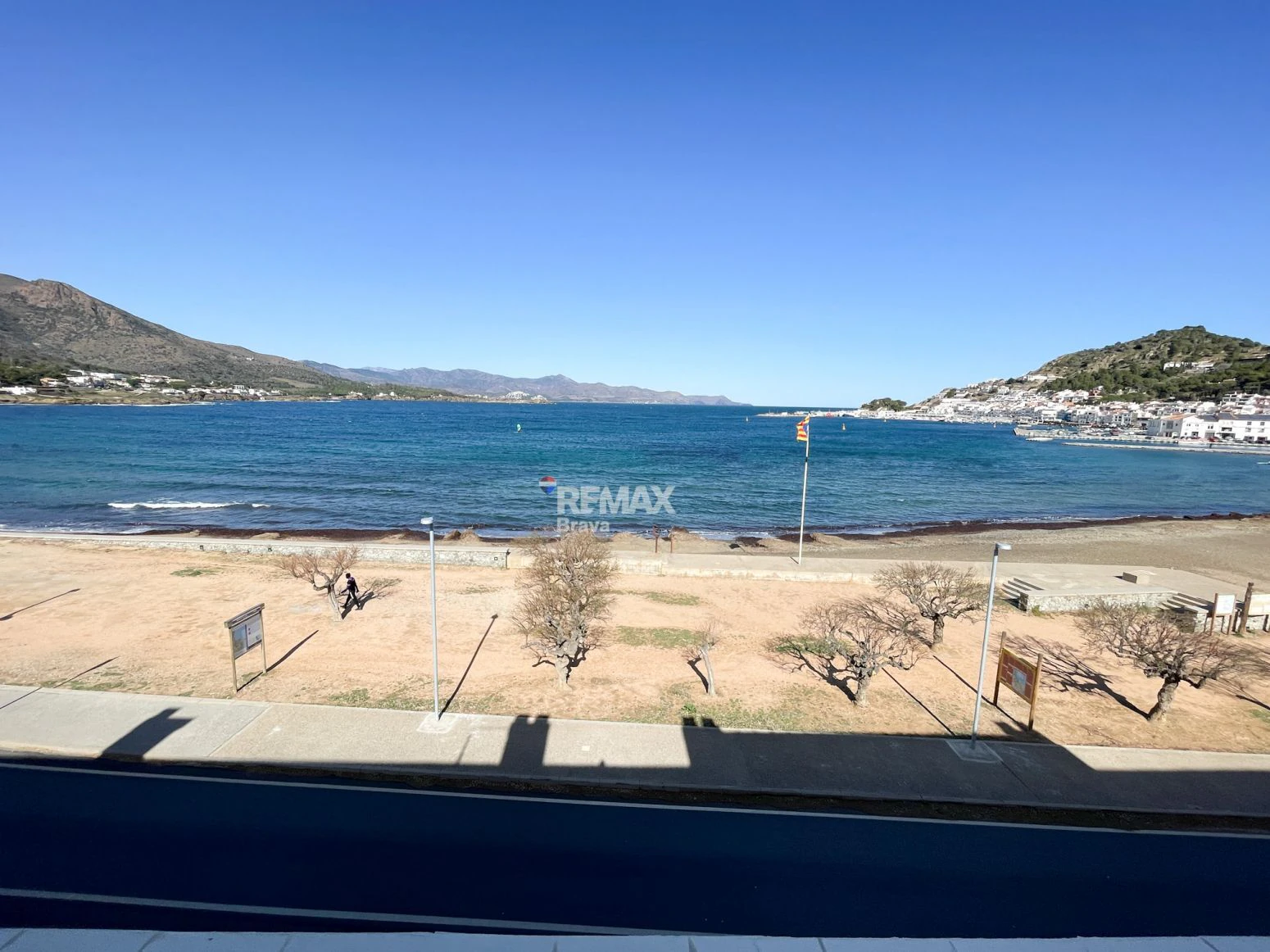 Ático en primera línea de mar con licencia turística y vistas panorámicas en Port de la Selva