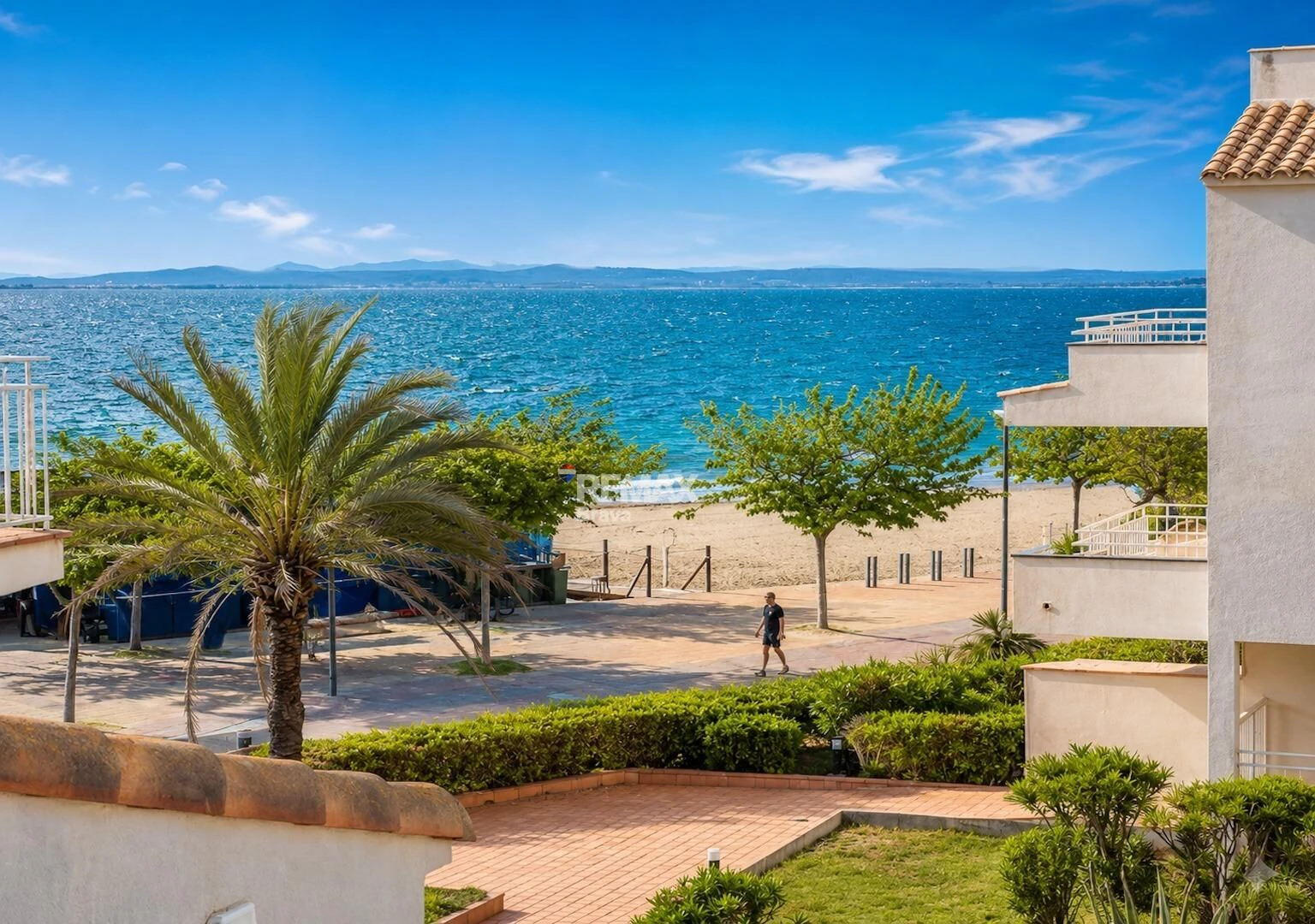 *** Außergewöhnliches Penthouse direkt am Strand in Roses – Direkter Strandzugang ***