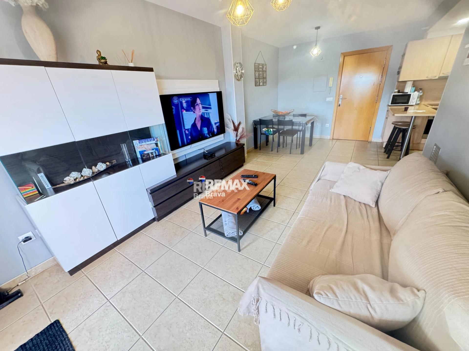 Exclusivo ático con solárium en Empuriabrava, luminosidad, confort y vistas despejadas en el sector Alberes