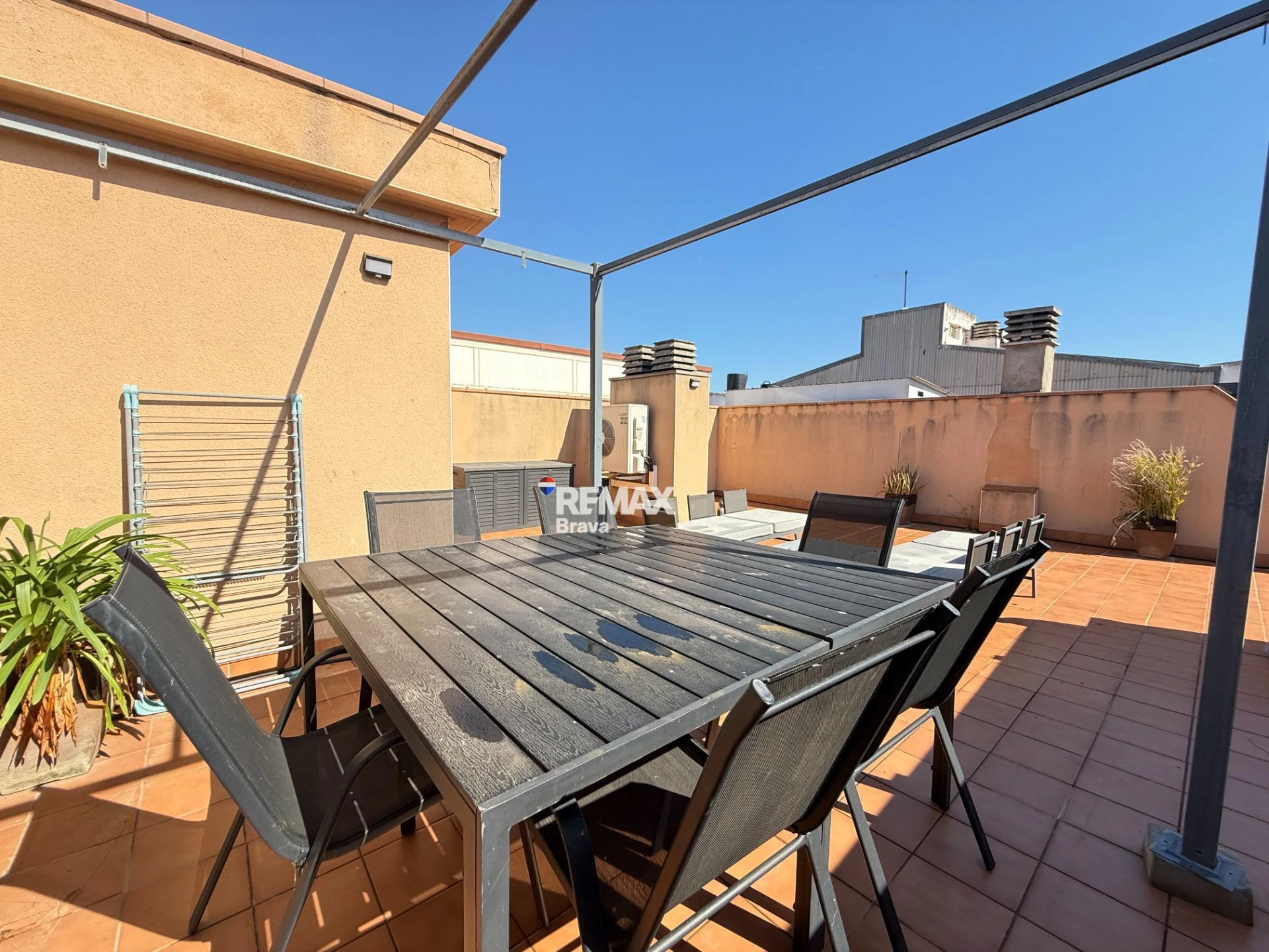 Exclusivo ático con solárium en Empuriabrava, luminosidad, confort y vistas despejadas en el sector Alberes