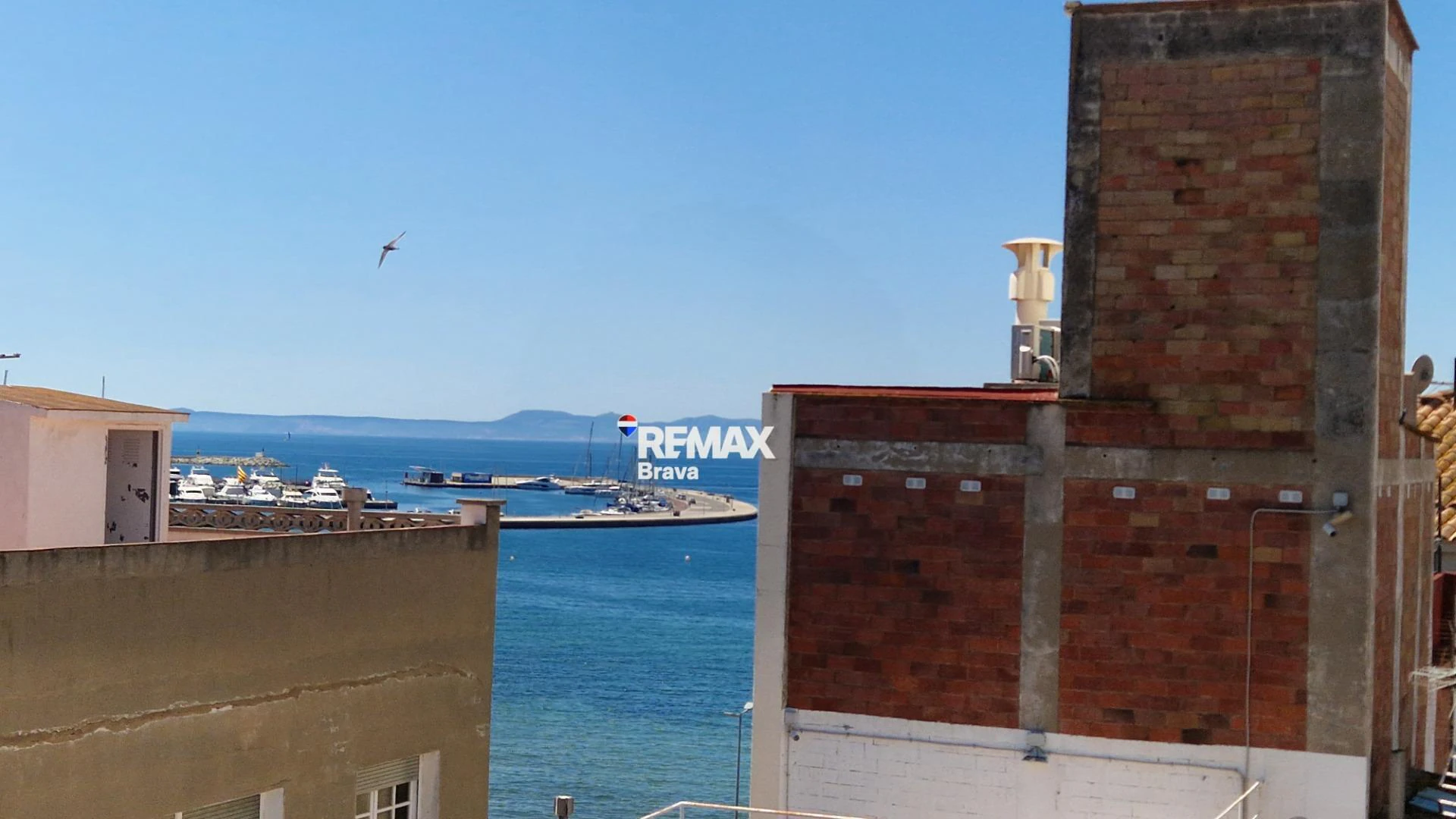 Roses | Edificio con local comercial y 3 viviendas en pleno centro peatonal