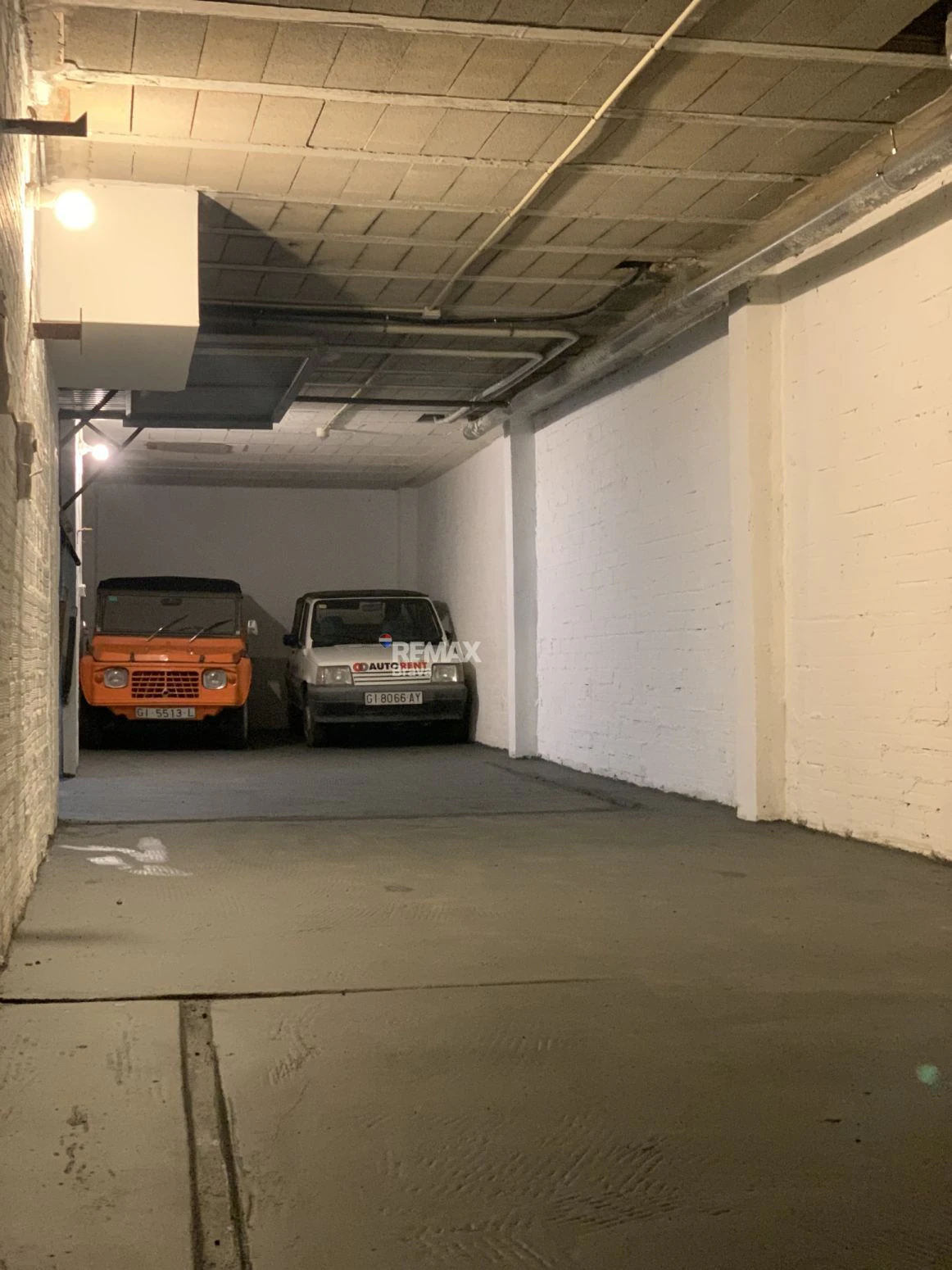 Garage à Vente à Roses