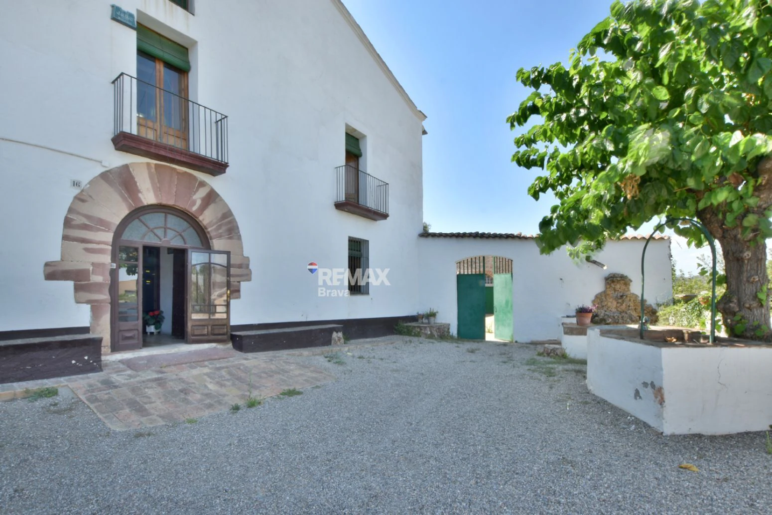 Barcelona | Can Archs: Exclusiva finca de 8.500 m² con majestuosa masía histórica del siglo XV